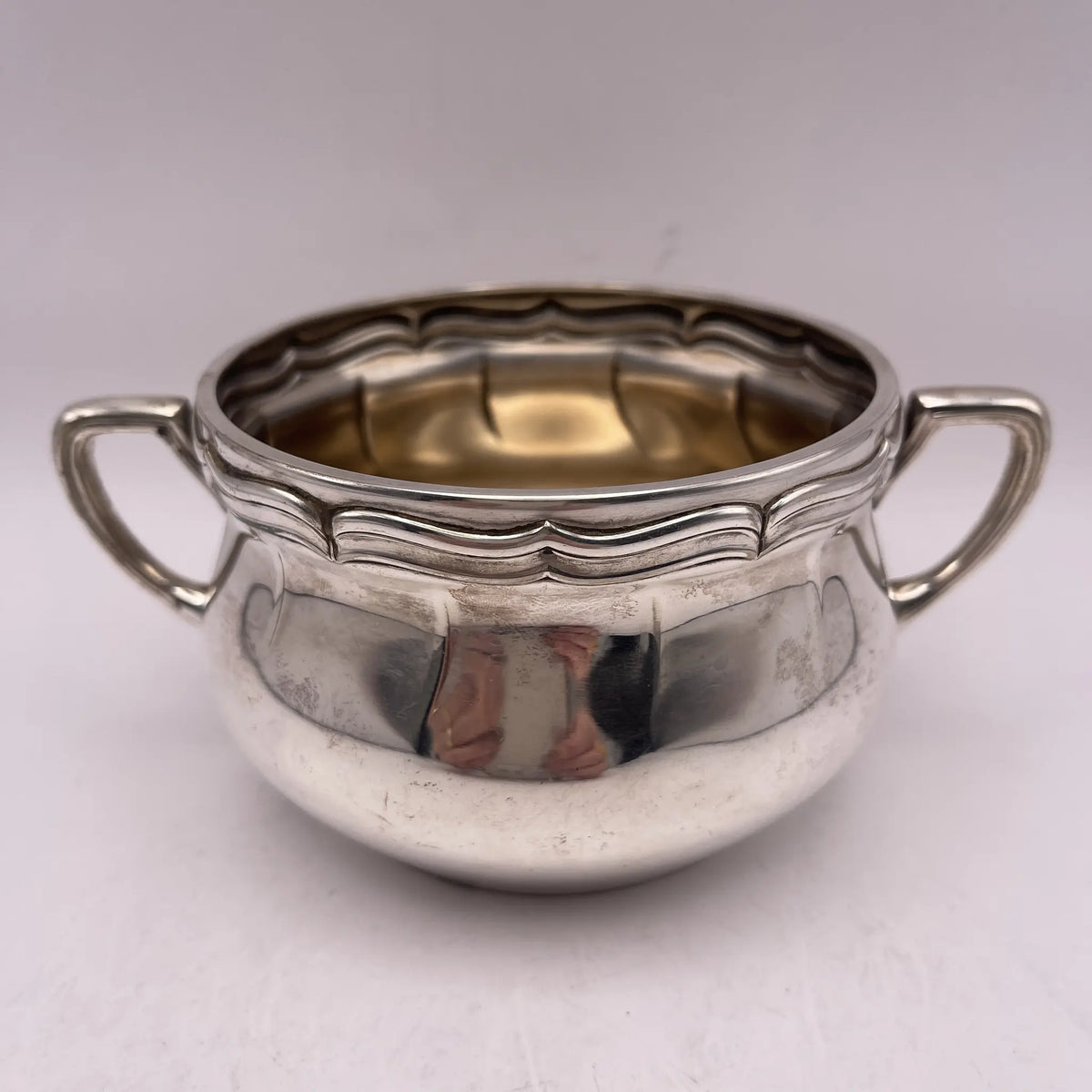 Henry Stratford Ltd / Sugar bowl / 1900-early 1920s / Silver plated / England / Scalloped edge, double handle / [Vintage]
