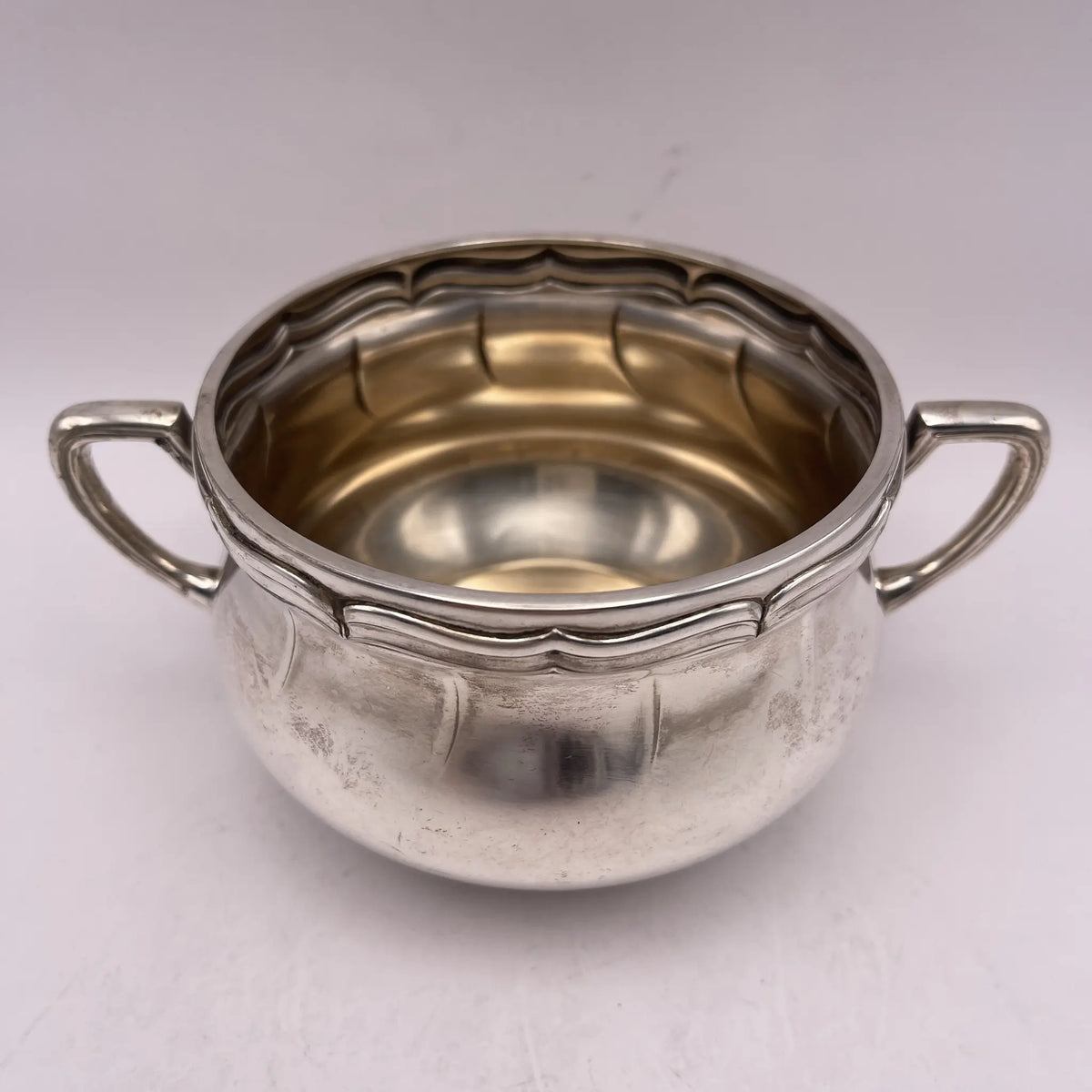 Henry Stratford Ltd / Sugar bowl / 1900-early 1920s / Silver plated / England / Scalloped edge, double handle / [Vintage]