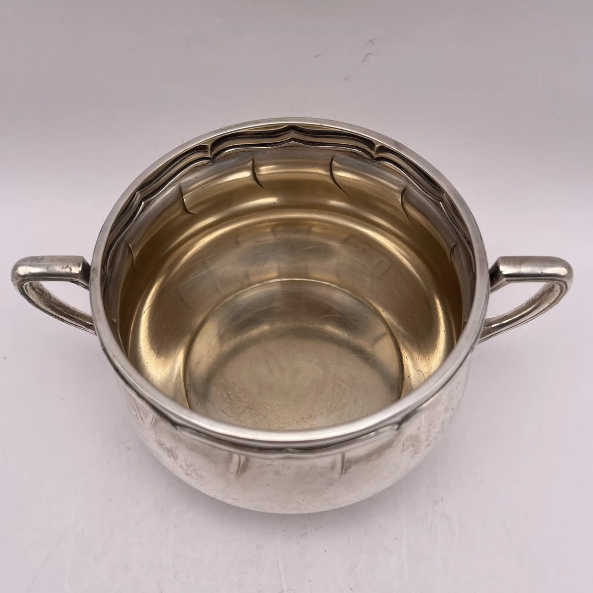 Henry Stratford Ltd / Sugar bowl / 1900-early 1920s / Silver plated / England / Scalloped edge, double handle / [Vintage]