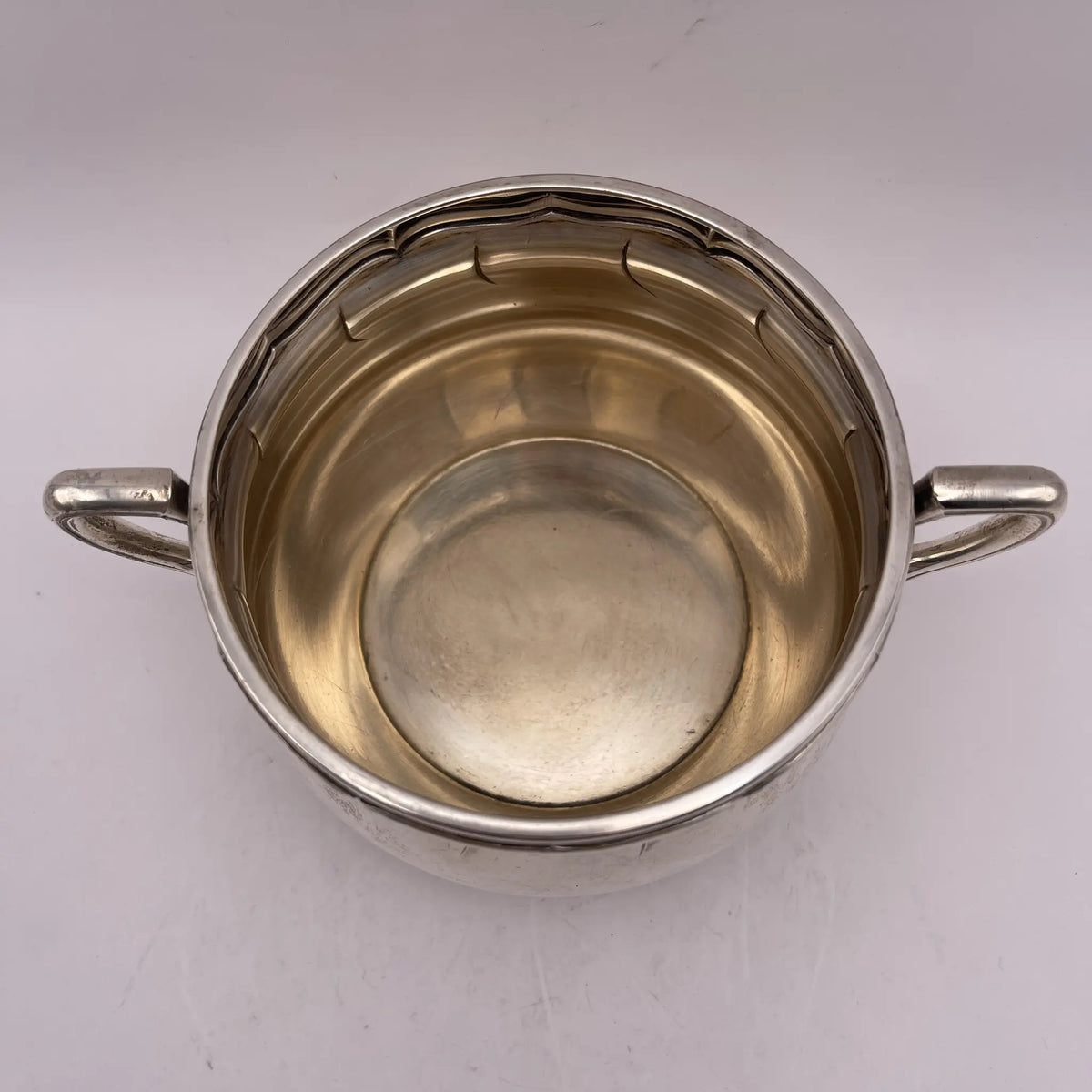 Henry Stratford Ltd / Sugar bowl / 1900-early 1920s / Silver plated / England / Scalloped edge, double handle / [Vintage]