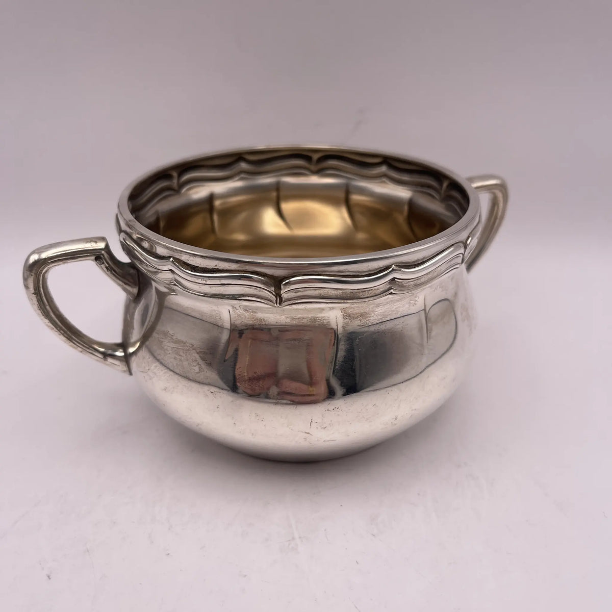 Henry Stratford Ltd / Sugar bowl / 1900-early 1920s / Silver plated / England / Scalloped edge, double handle / [Vintage]