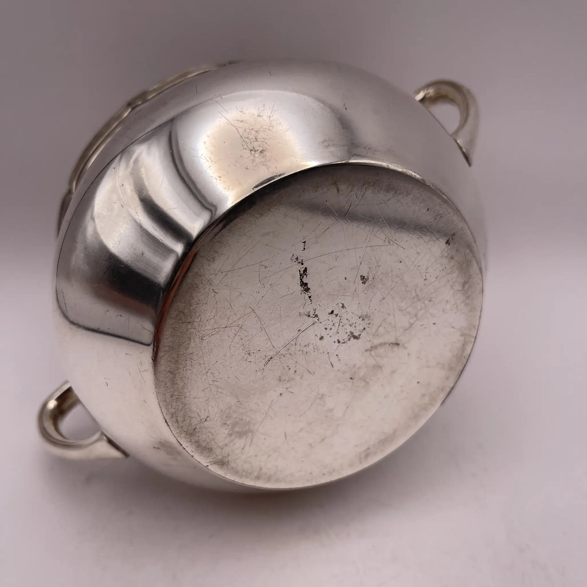 Henry Stratford Ltd / Sugar bowl / 1900-early 1920s / Silver plated / England / Scalloped edge, double handle / [Vintage]