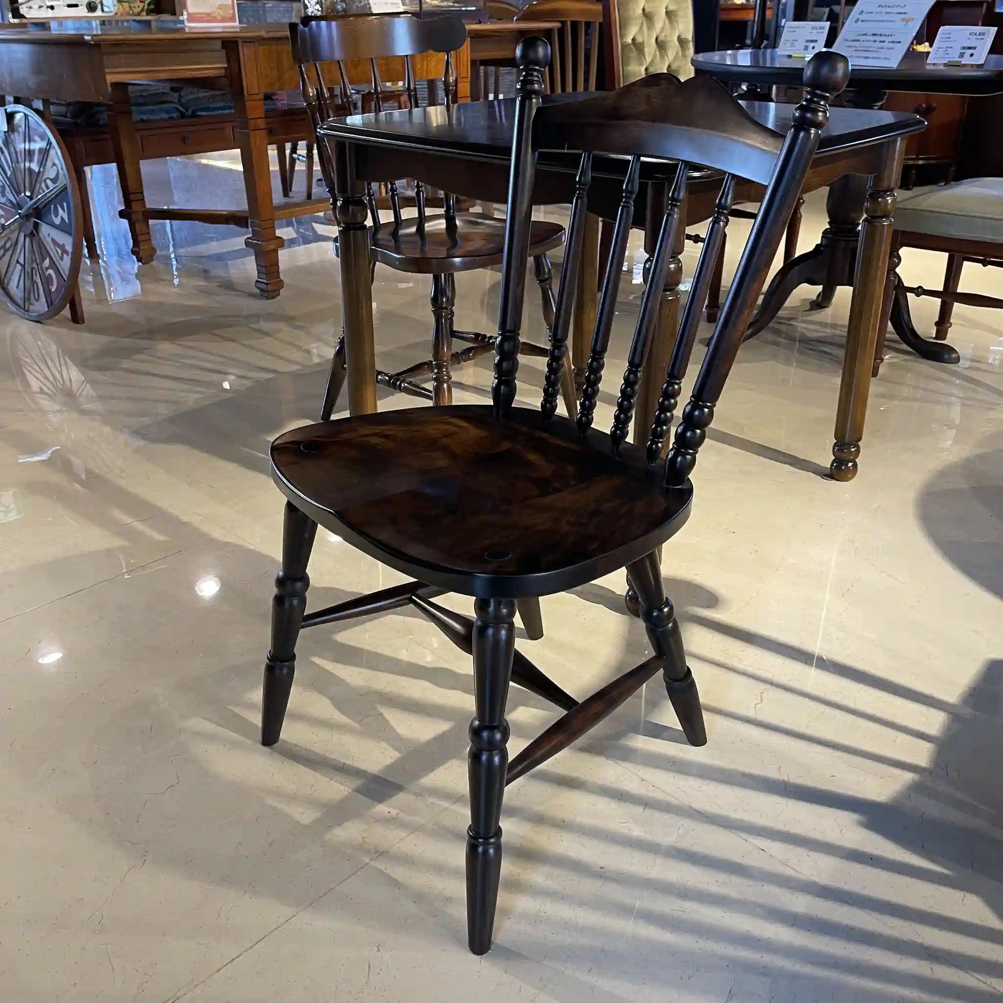 【リユース】 ウィンザーチェア / 北海道民芸家具 / カバ材 / 日本 / 樺材無垢,多層塗り仕上げ,座繰り加工