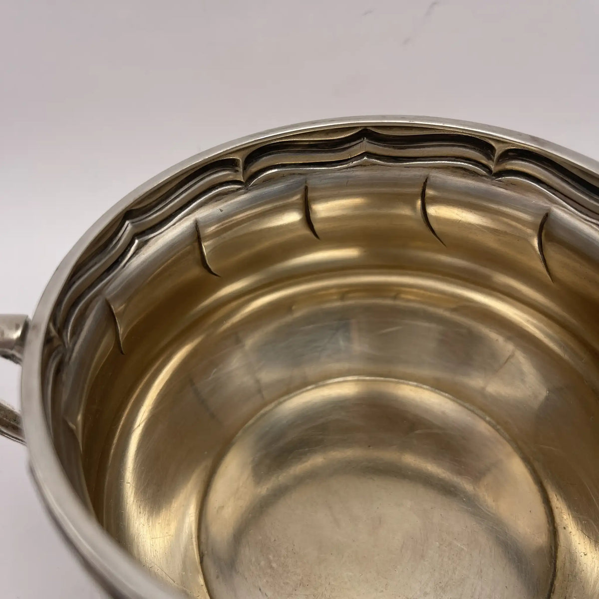 Henry Stratford Ltd / Sugar bowl / 1900-early 1920s / Silver plated / England / Scalloped edge, double handle / [Vintage]