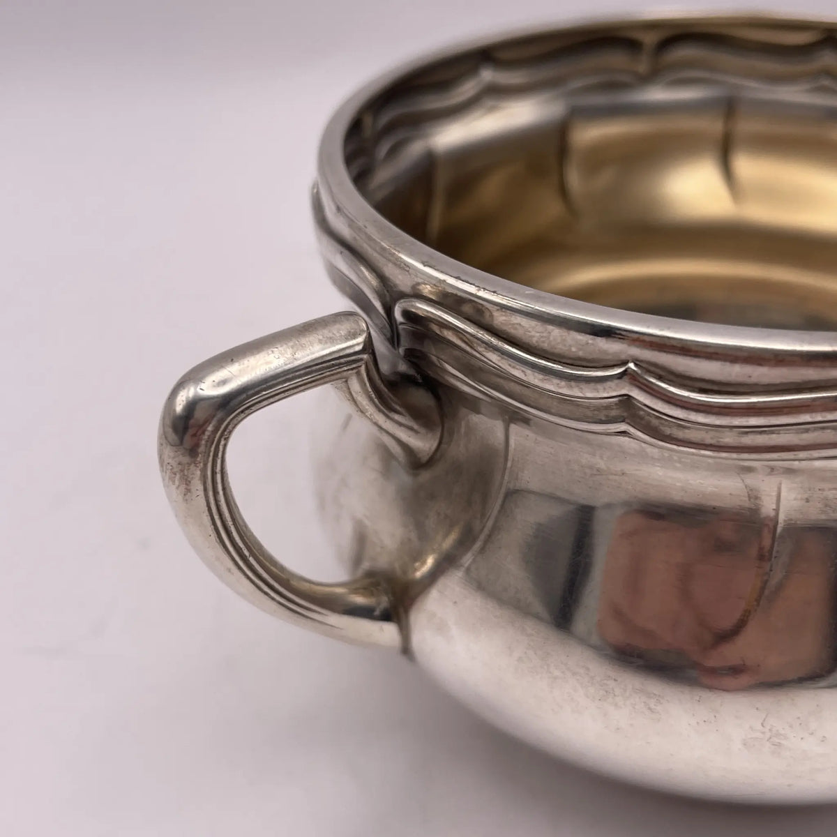 Henry Stratford Ltd / Sugar bowl / 1900-early 1920s / Silver plated / England / Scalloped edge, double handle / [Vintage]