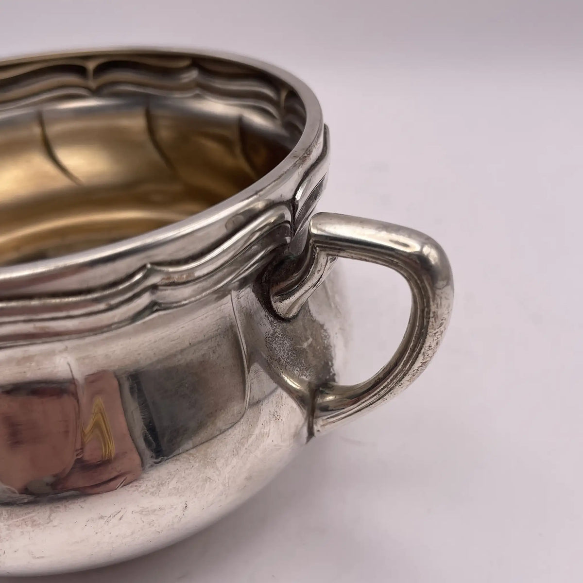 Henry Stratford Ltd / Sugar bowl / 1900-early 1920s / Silver plated / England / Scalloped edge, double handle / [Vintage]
