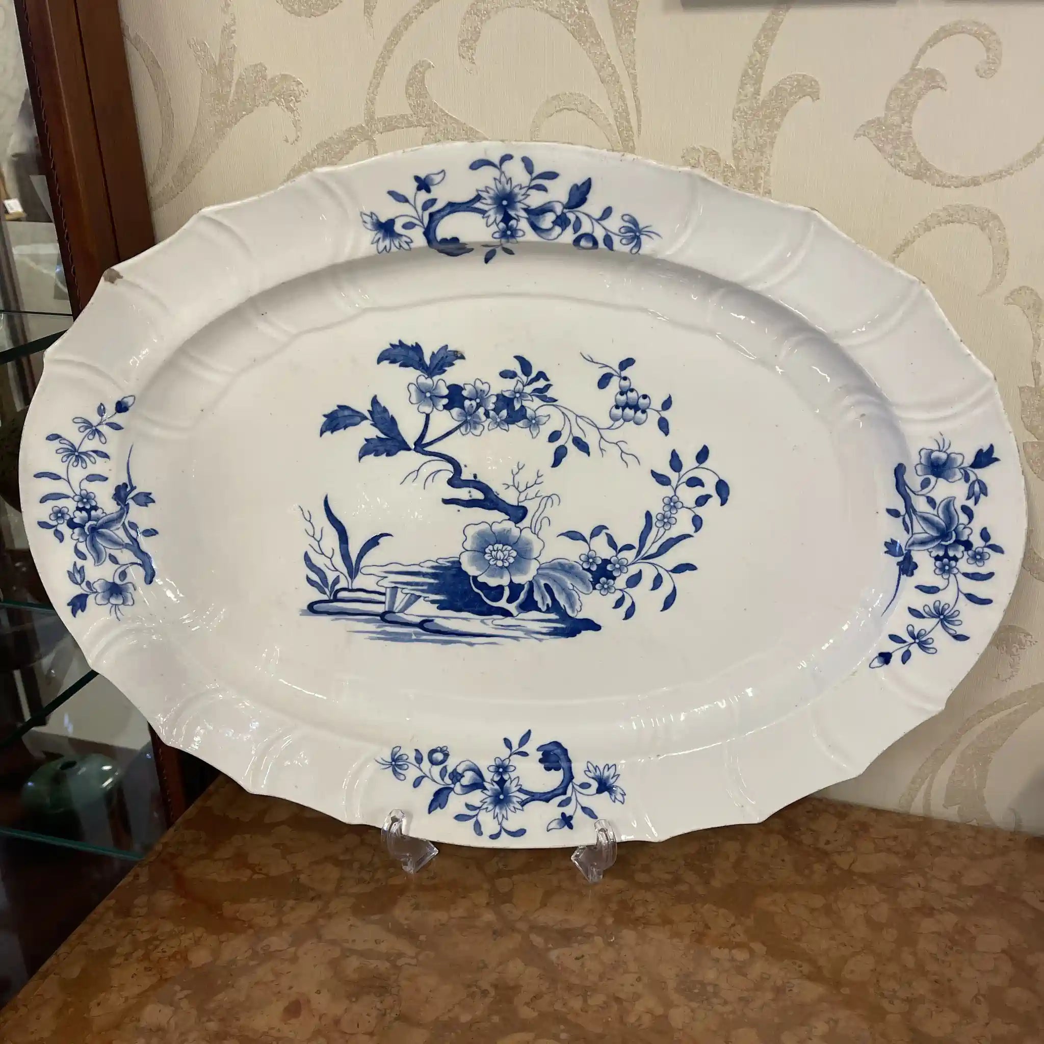 【アンティーク】 大皿 / トゥルネー窯 / 花・岩石装飾 / 18世紀 / ベルギー