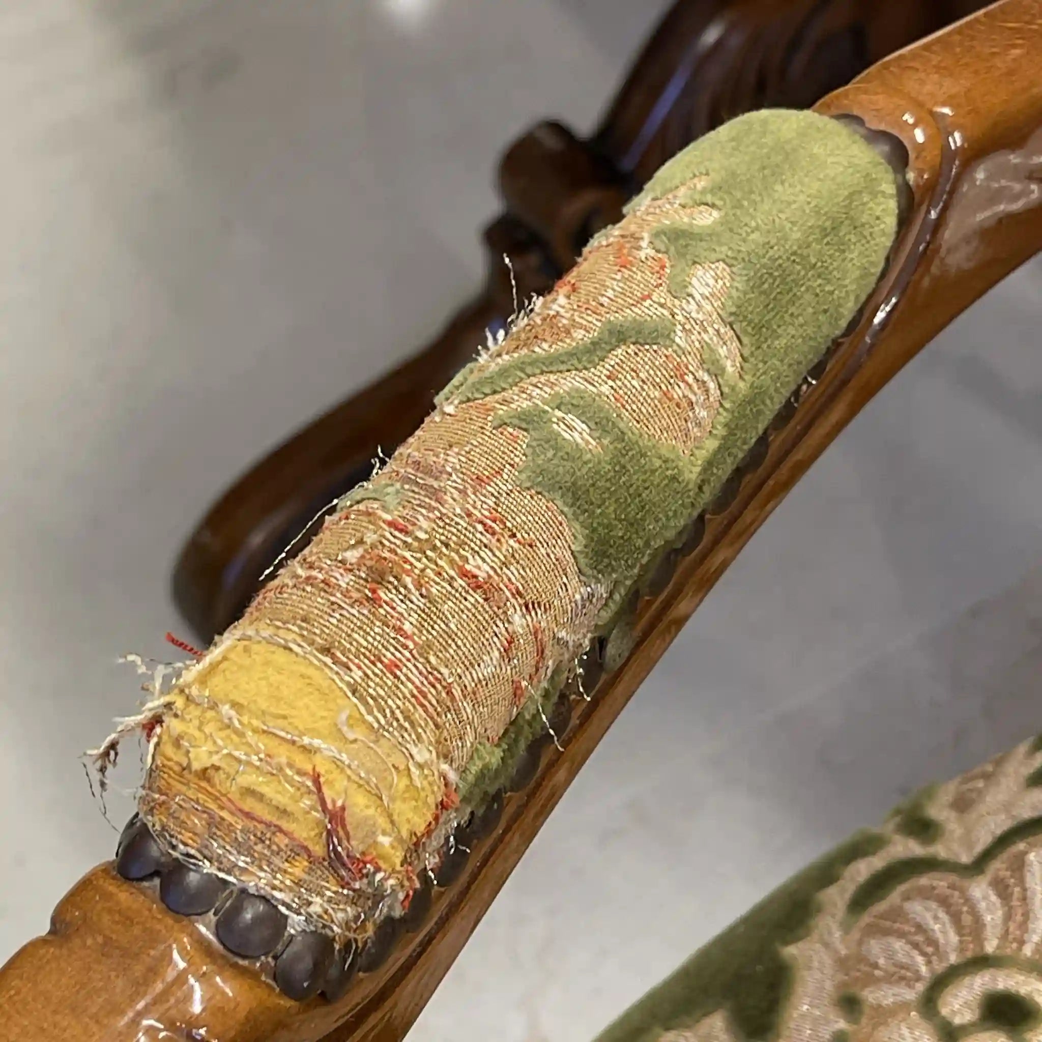 【リユース】 アンティーク調アームチェア / イタリア / 金華山織り