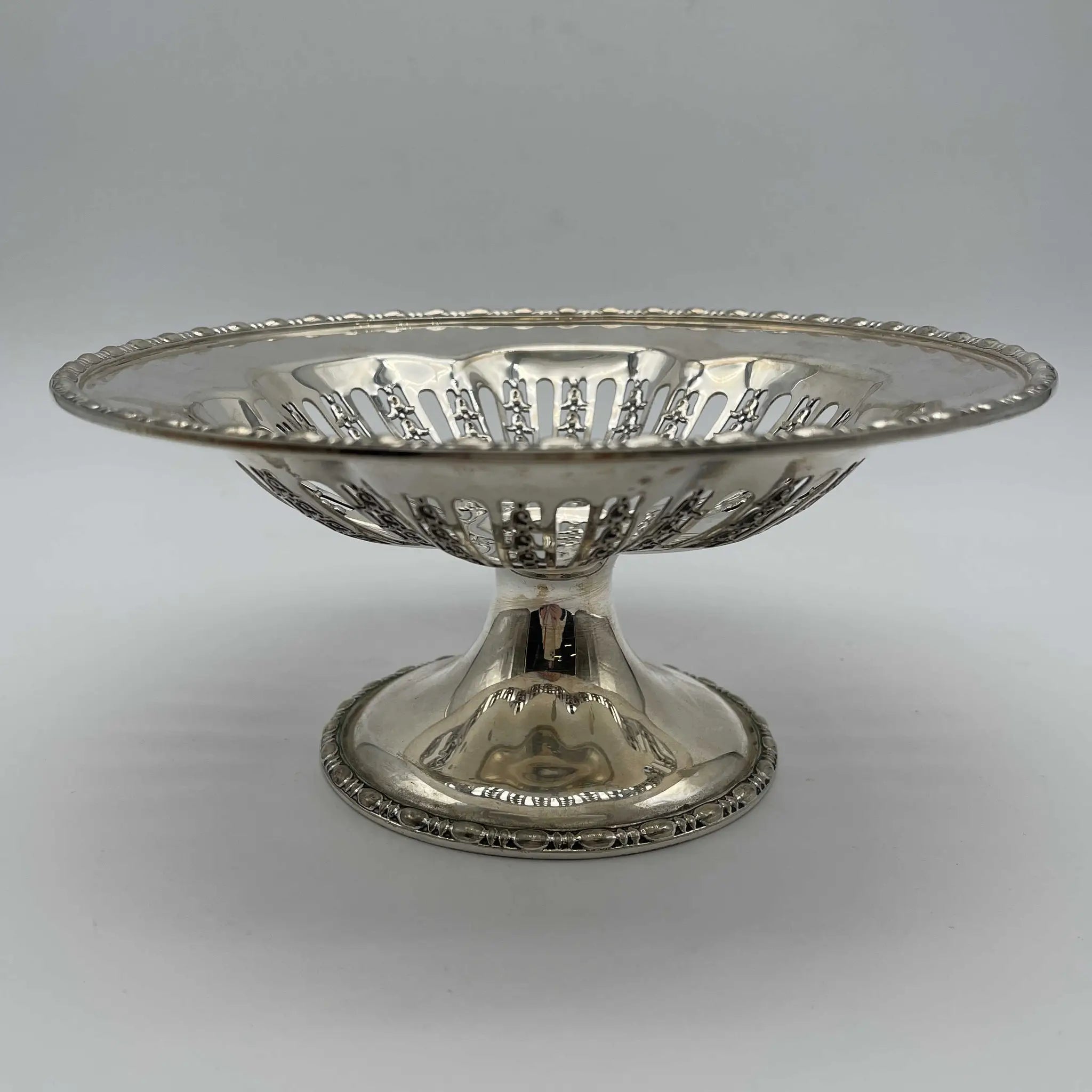 【ビンテージ】 コンポート / Barker Brothers（バーカー・ブラザーズ） / 1910年代〜1920年代頃 / シルバープレート(銀メッキ) / イギリス / 透かし細工,エッジ装飾,脚付き