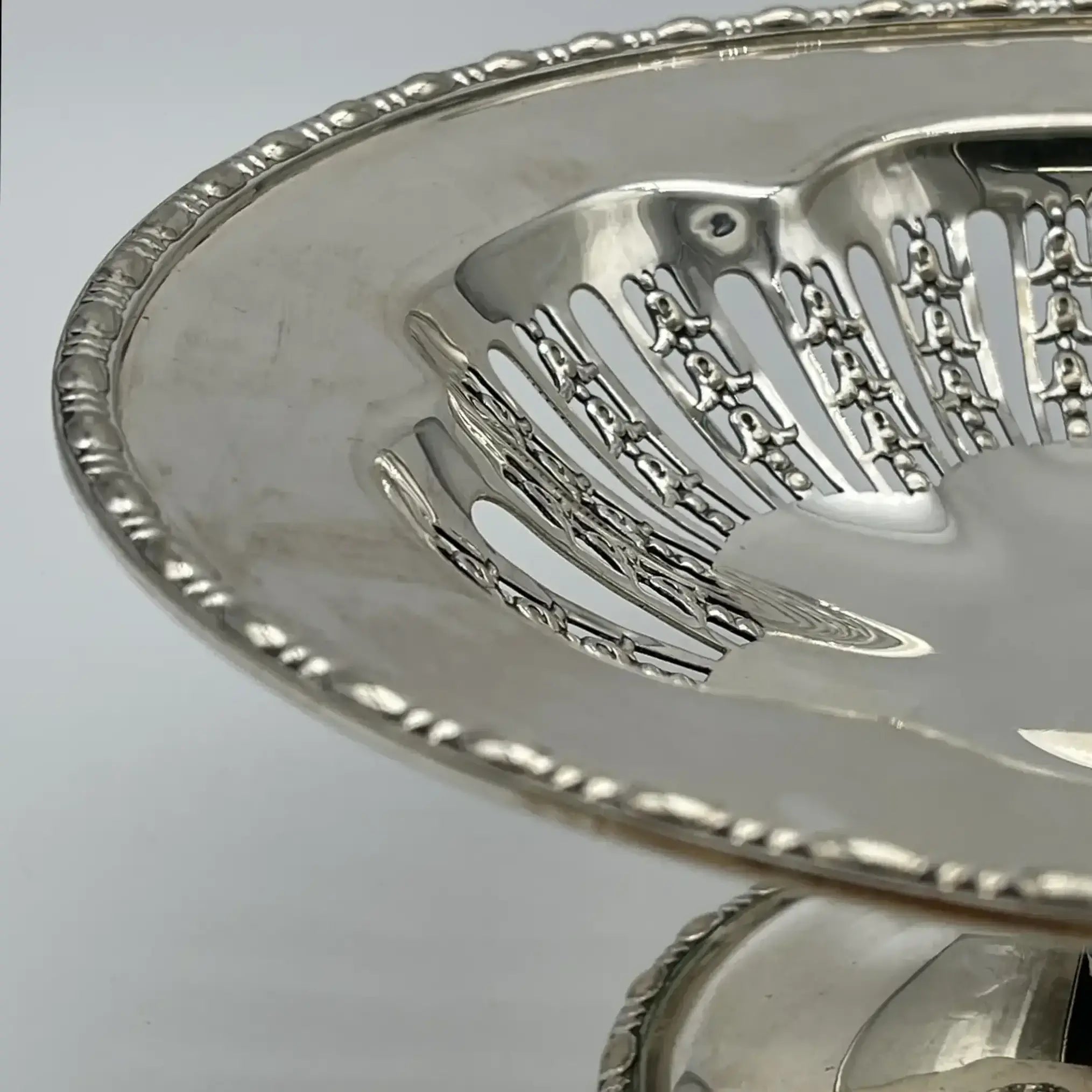 【复古】饯/ mappin&webb (mappin&webb) / 1910-1920年代（估计）/银板（镀银）/英国/镂空，边缘装饰，带脚