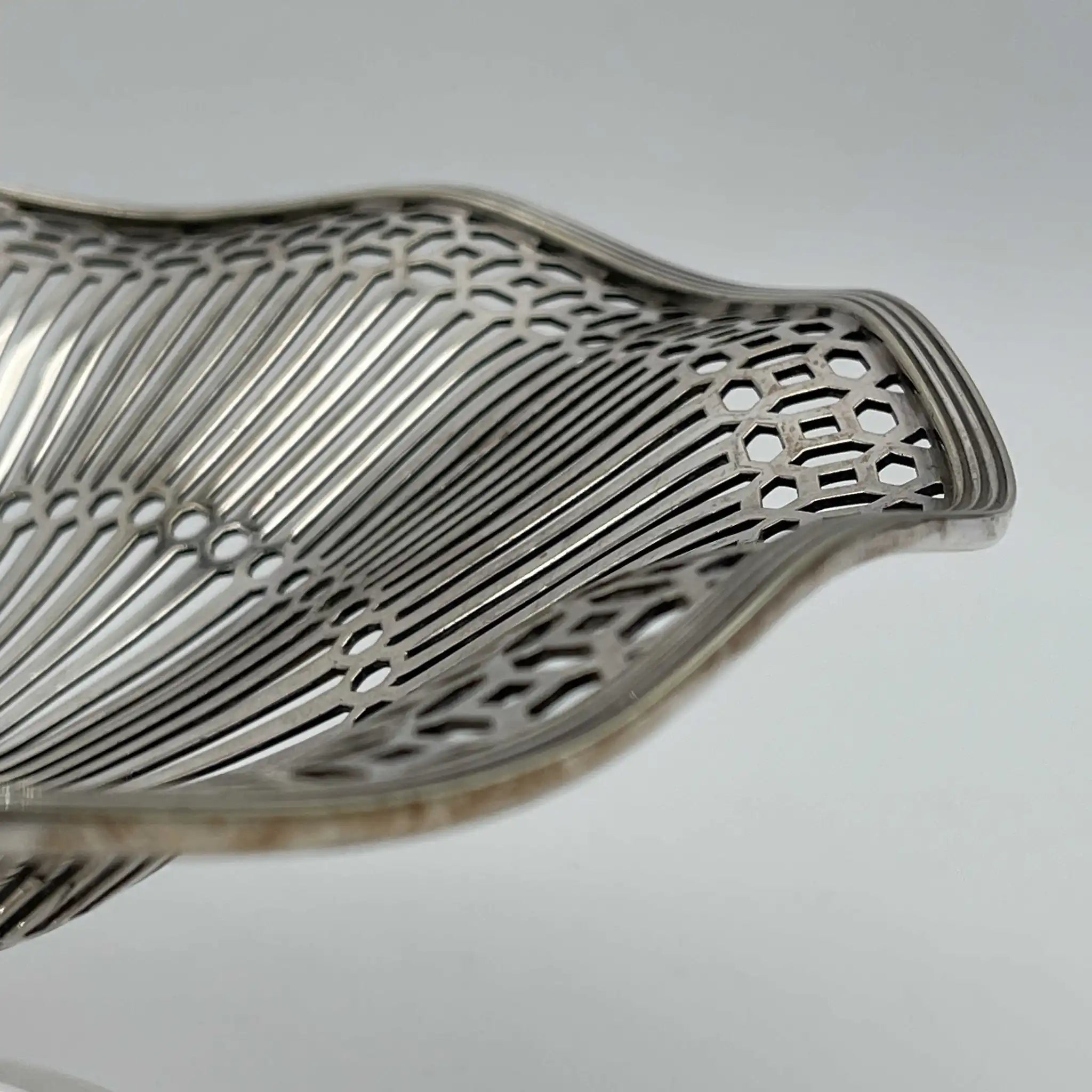 Vintage Compote / Roberts &amp; Belk / Early 1900s / Silver-plated / England / Openwork (pierced) and scalloped edges