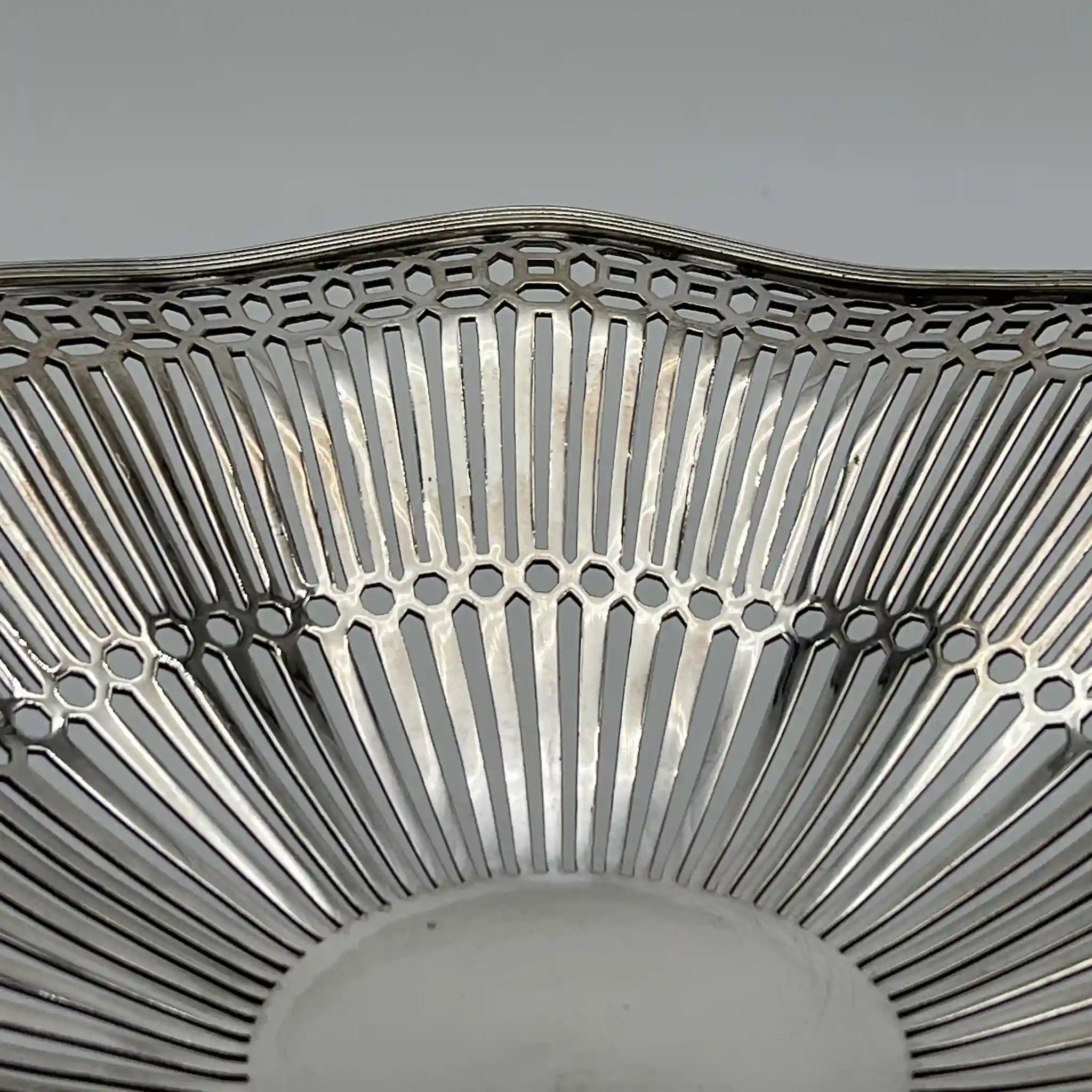Vintage Compote / Roberts &amp; Belk / Early 1900s / Silver-plated / England / Openwork (pierced) and scalloped edges