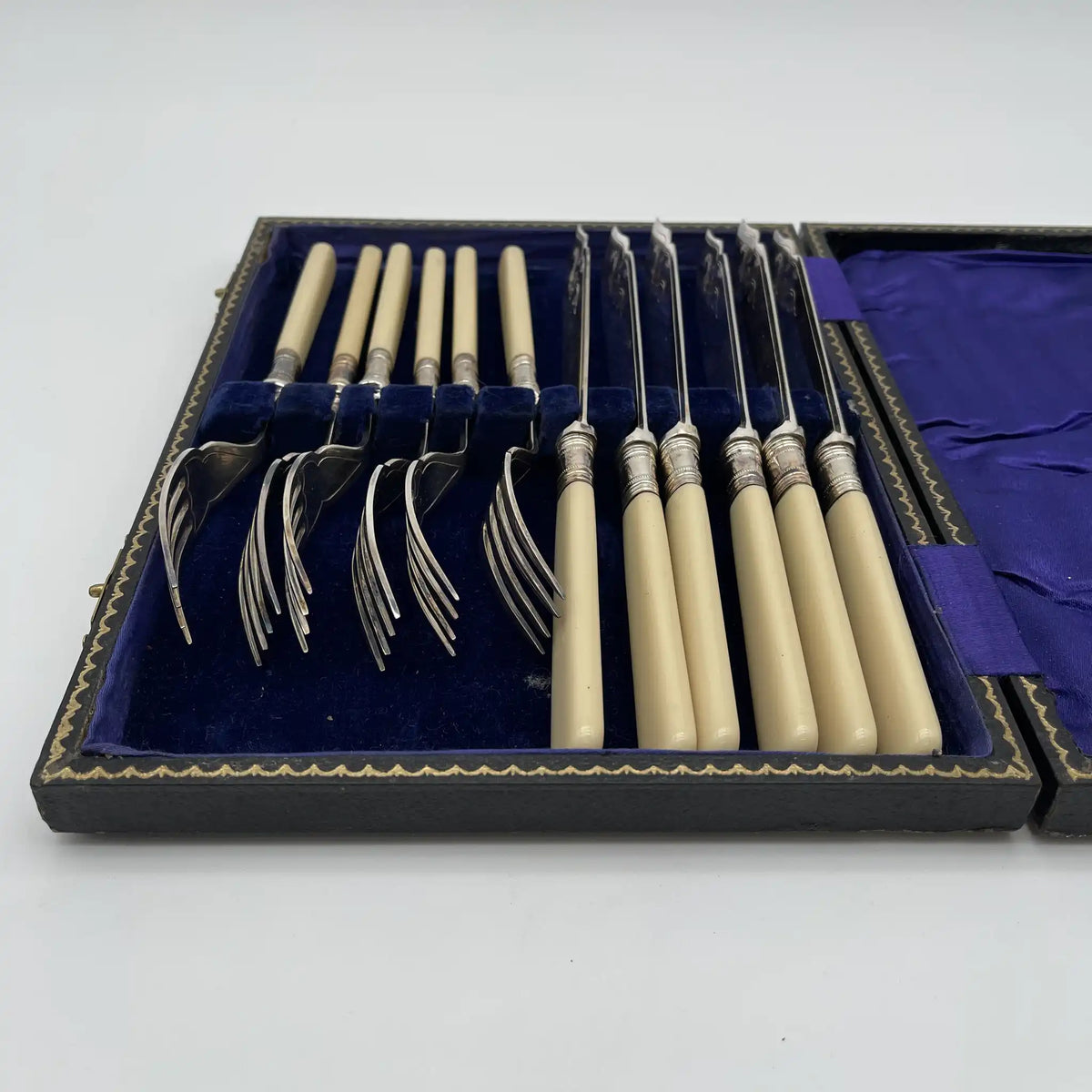 Harrison Fisher & Co（哈里森费舍尔）/餐具套装/ 1900年~ 1920年左右/银板（镀银）/英国/ 象牙色手柄，蚀刻/[复古]