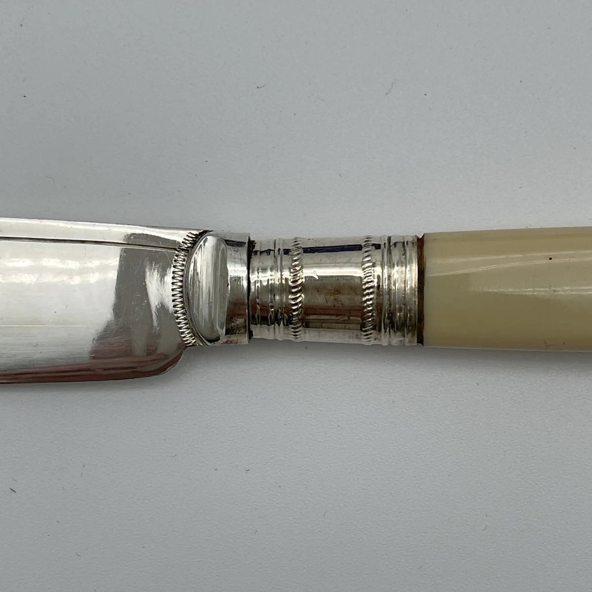 Harrison Fisher & Co（哈里森费舍尔）/餐具套装/ 1900年~ 1920年左右/银板（镀银）/英国/ 象牙色手柄，蚀刻/[复古]