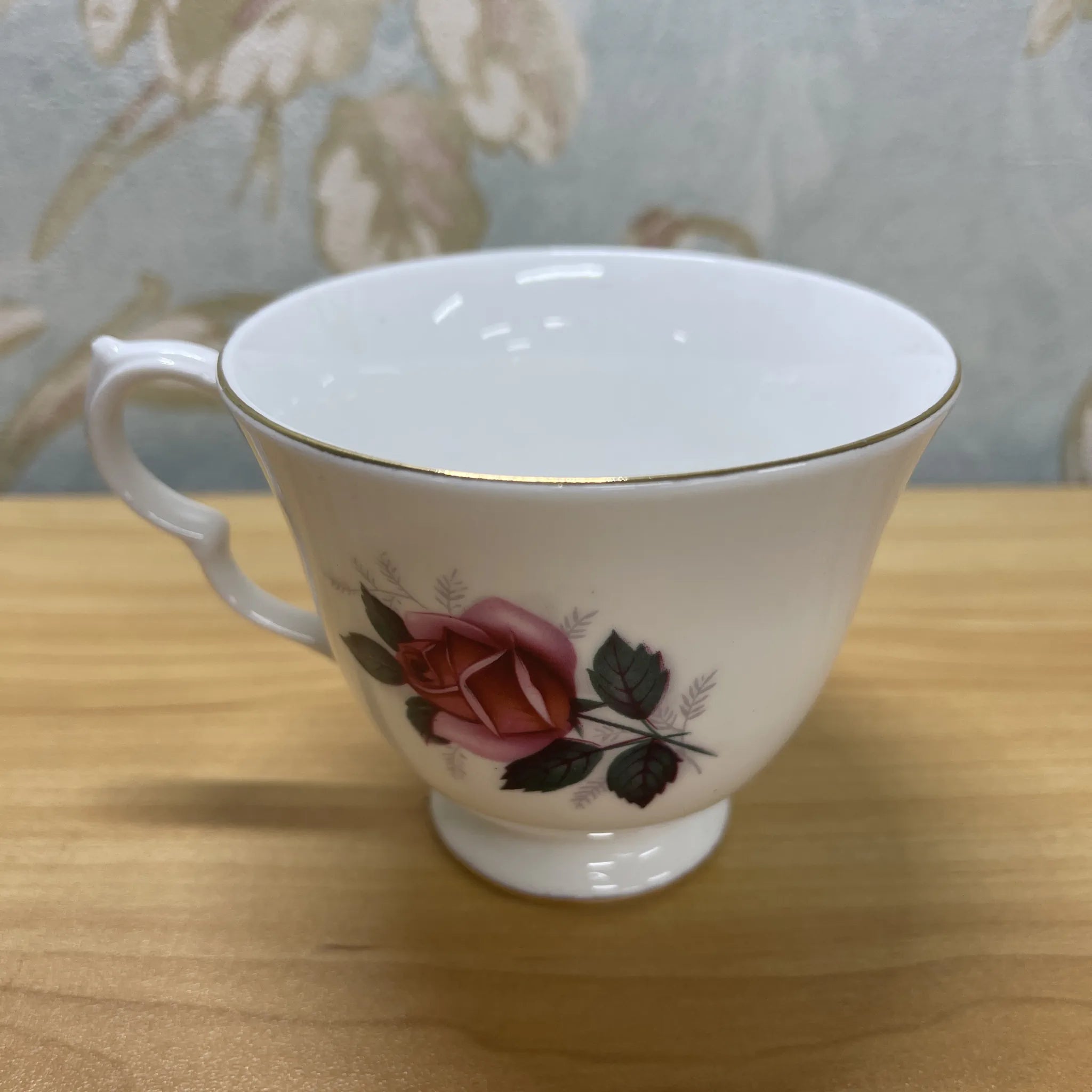 [Vintage] Trio (C&S+dessert plate) + saucer, dessert plate