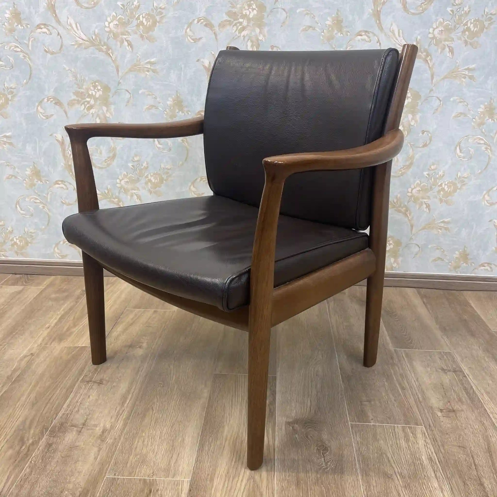 【リユース】 ダイニングセット / 日進木工 / PARAS / 1960年代以降 / オーク / 日本 / 曲木技術,シームレスデザイン,本革仕様