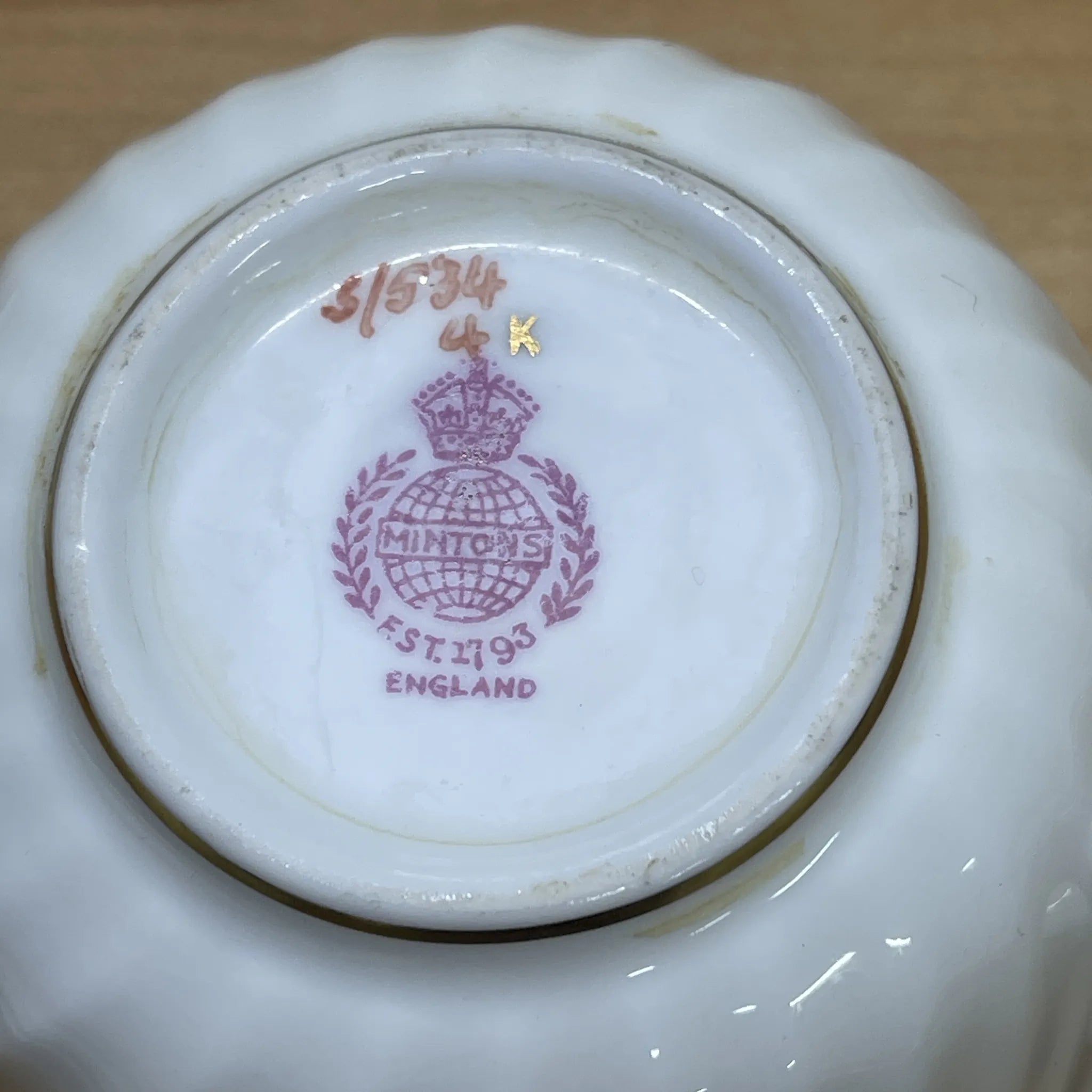 [Antique] Trio (C&S + dessert plate) + saucer, dessert plate