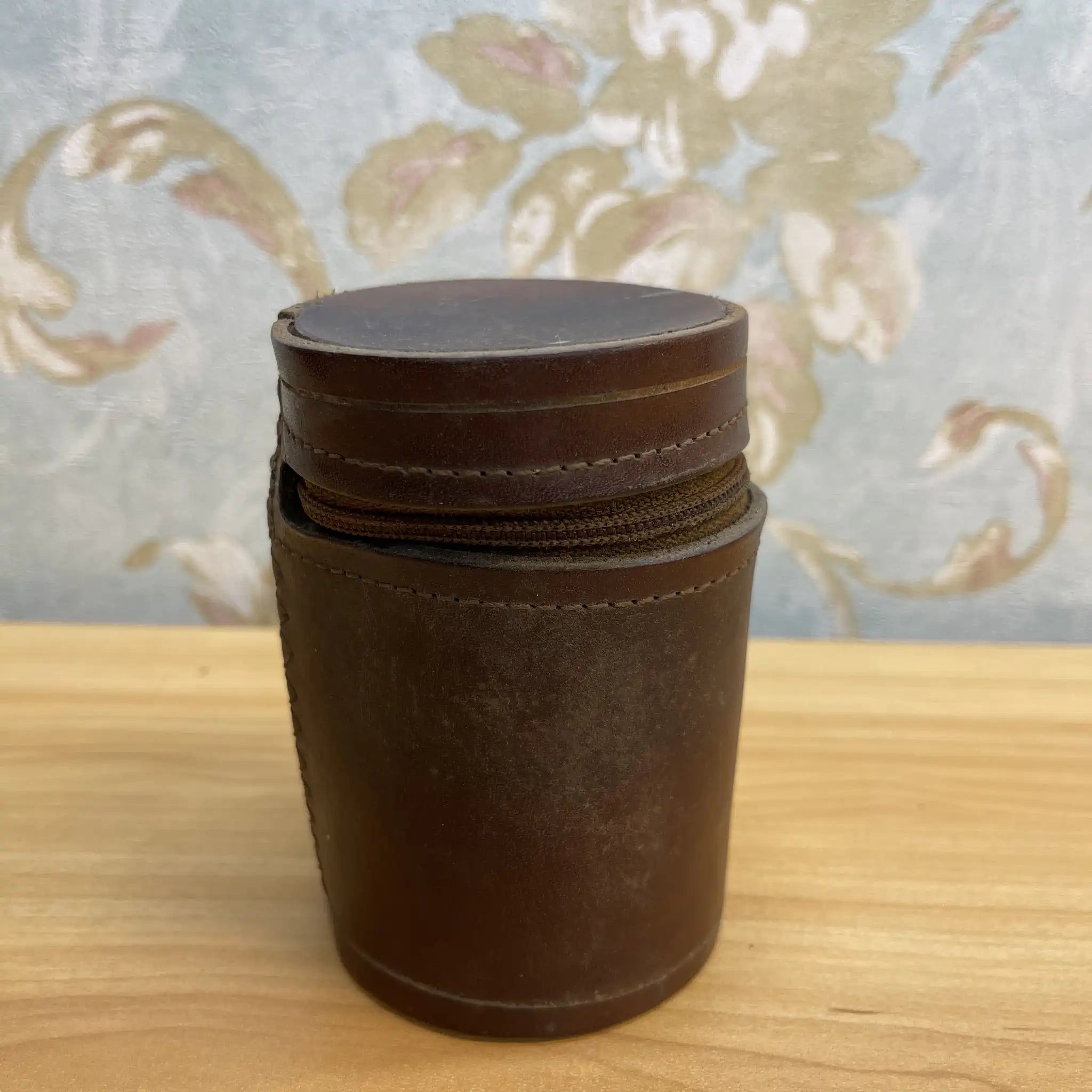[Vintage] Camera lens case