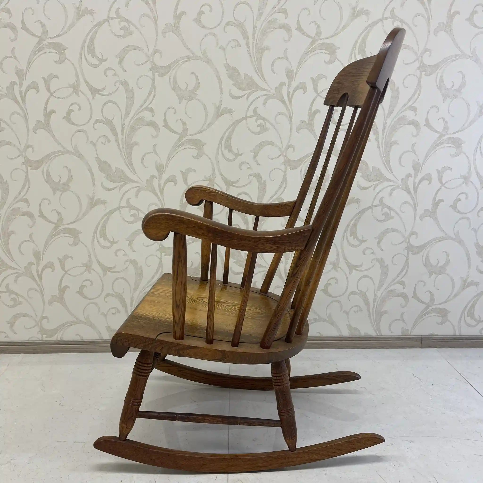 【リユース】 ロッキングチェア / 飛騨産業 / キツツキ / 日本 / 座繰り加工,ボウバック