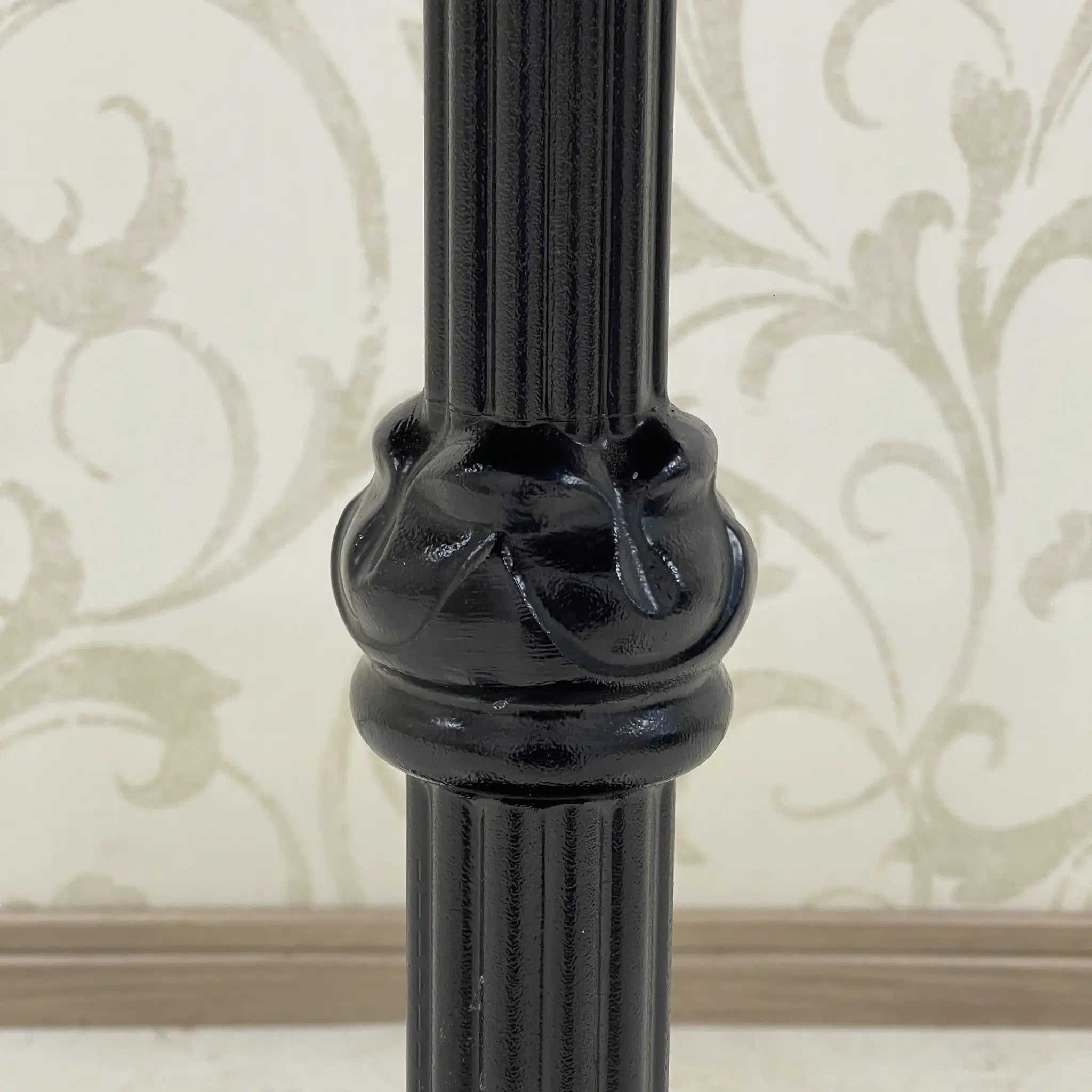 【リユース】 サイドテーブル / 鋳鉄,一本脚,ノックダウン