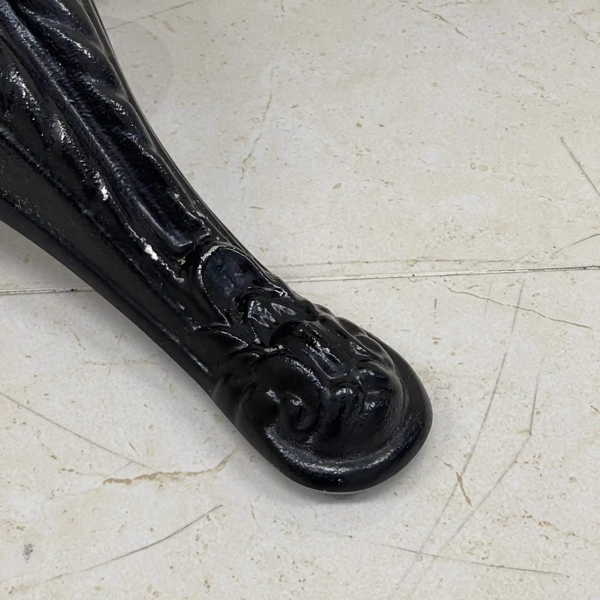 【リユース】 サイドテーブル / 鋳鉄,一本脚,ノックダウン