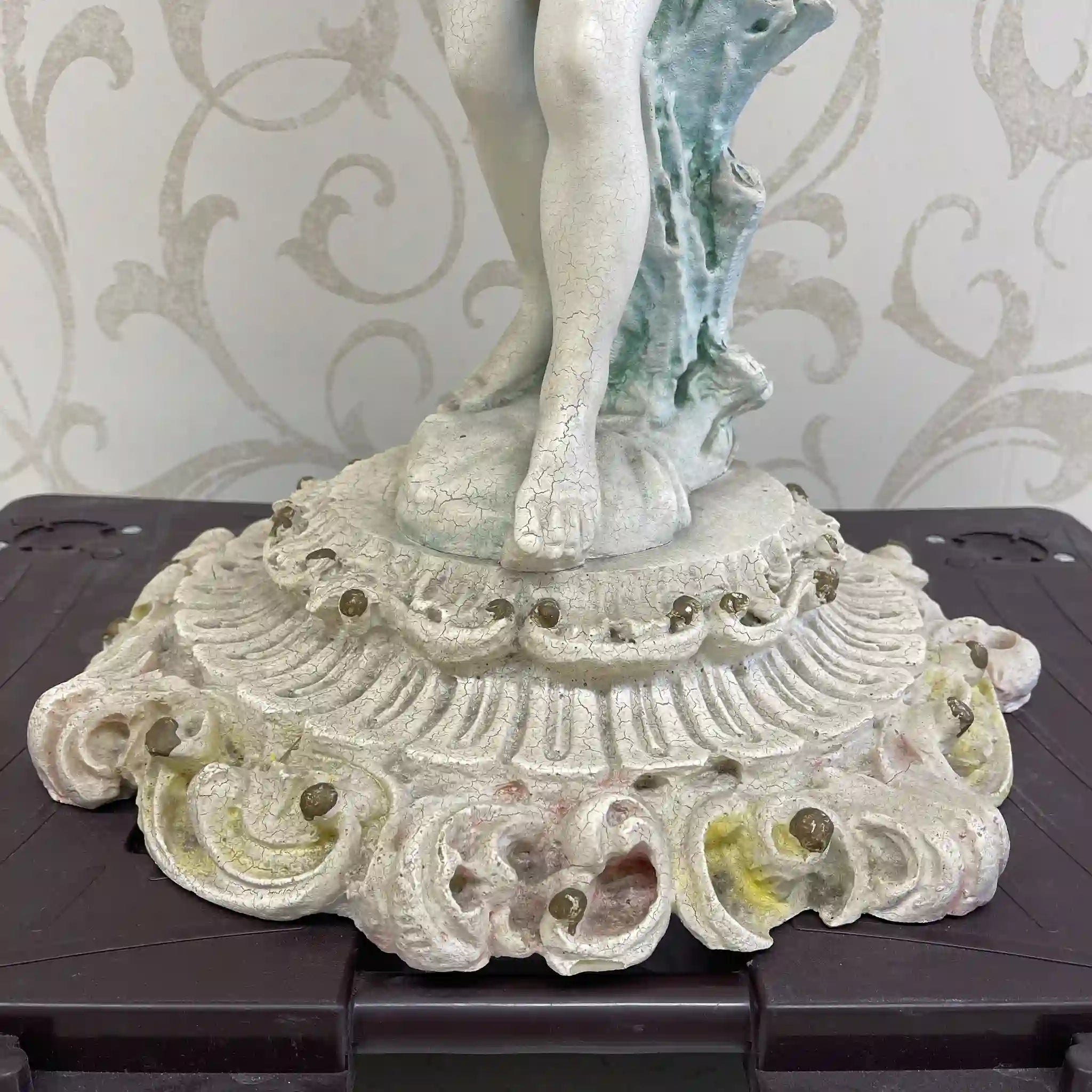 [Vintage] Flower stand / Neo-classical / 20th century / Polystone / Europe / Antique finish, high-definition relief