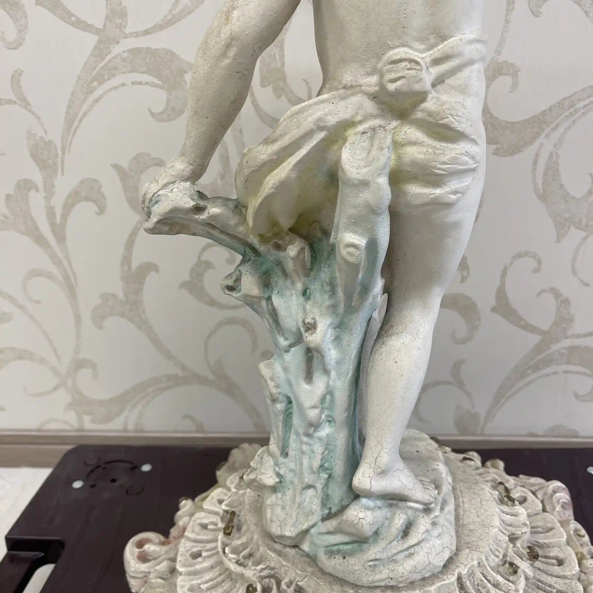 [Vintage] Flower stand / Neo-classical / 20th century / Polystone / Europe / Antique finish, high-definition relief