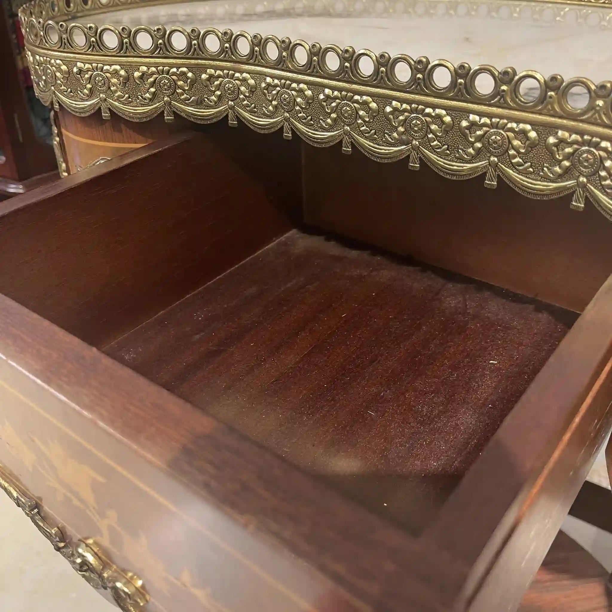 【复古】边桌/ MUARVA s.l. /路易十五风格/ 20世纪后期（估计）/大理石/西班牙/克尼
