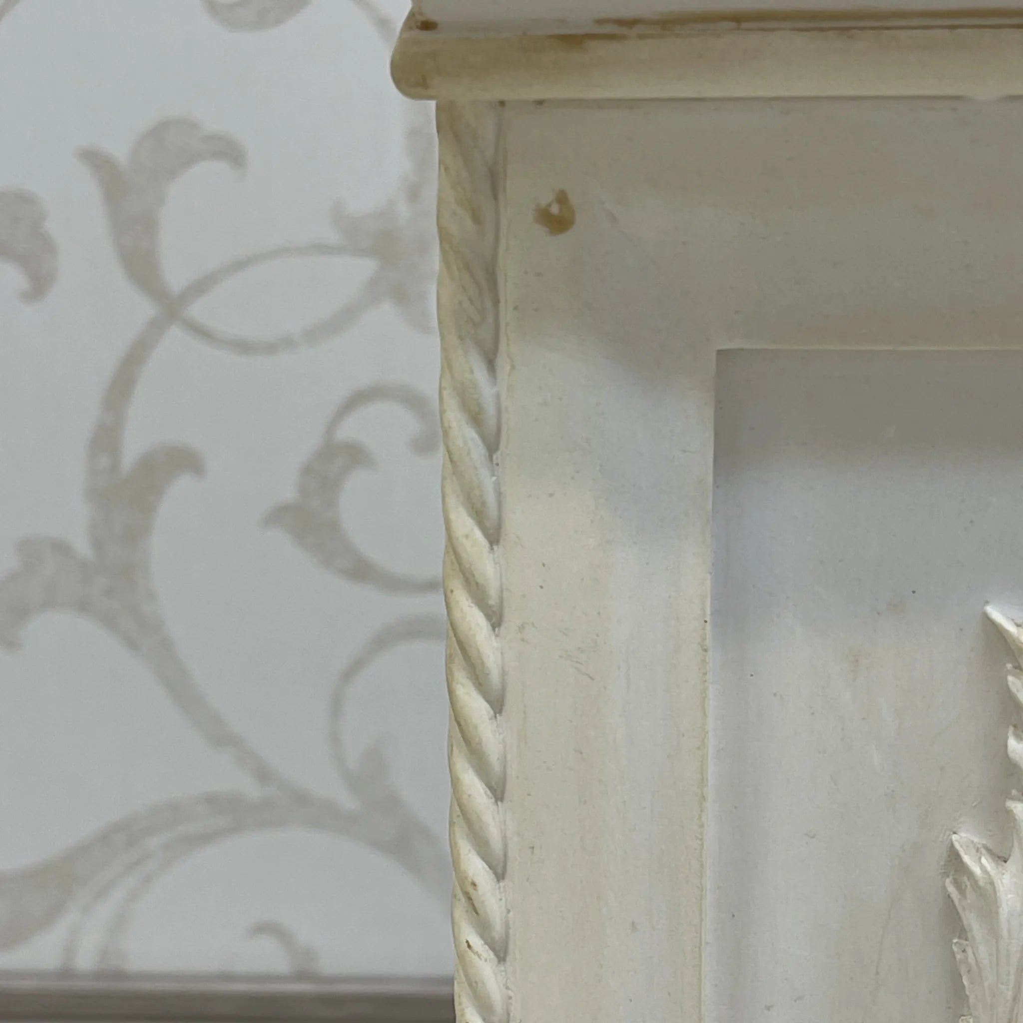 [Vintage] Flower stand / Prof. BESSI / 20th century / Stone light / Italy / Marble powder composite, acanthus relief
