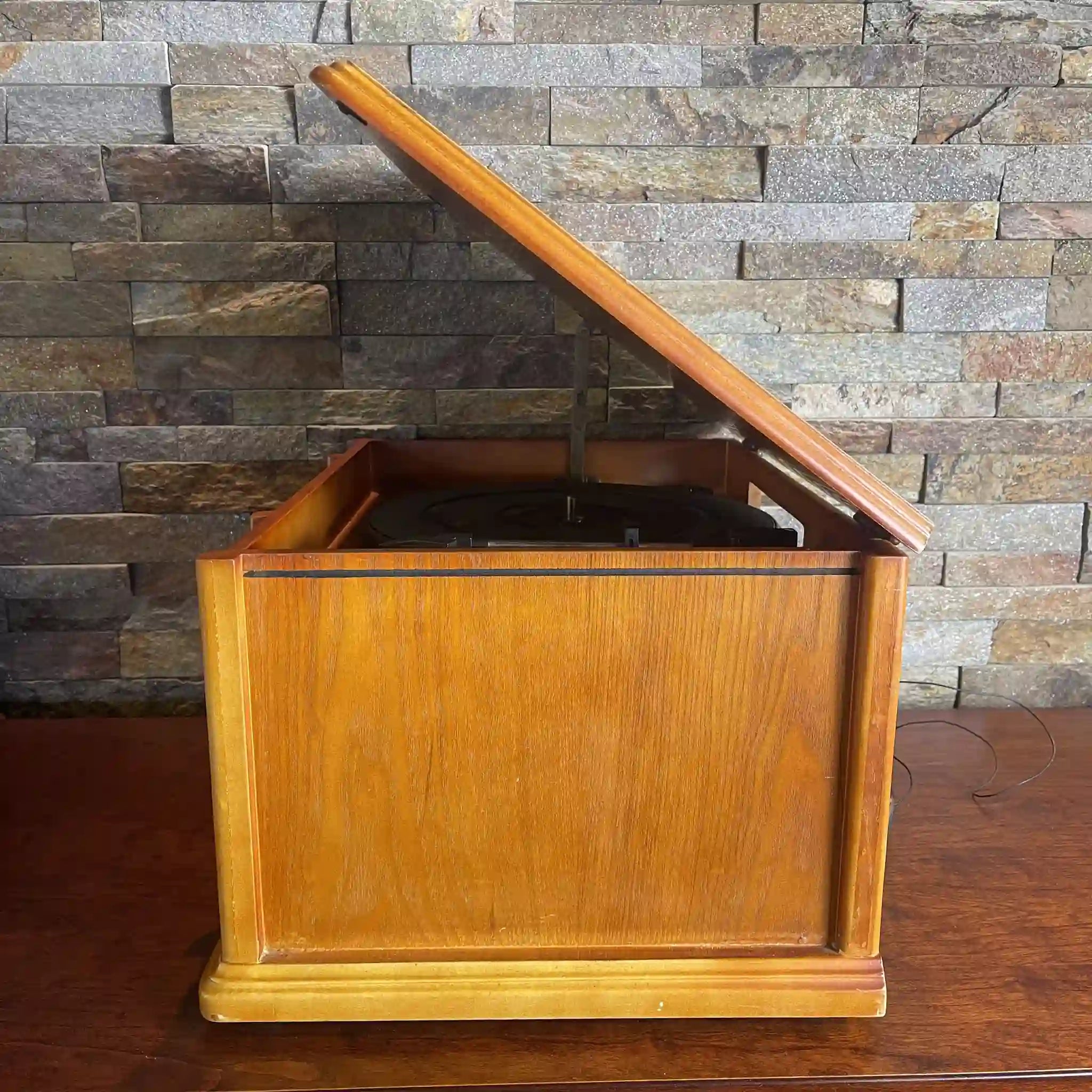 [Reused] All-in-one wooden stereo system / Czech / Records, CDs, Cassettes, Radio