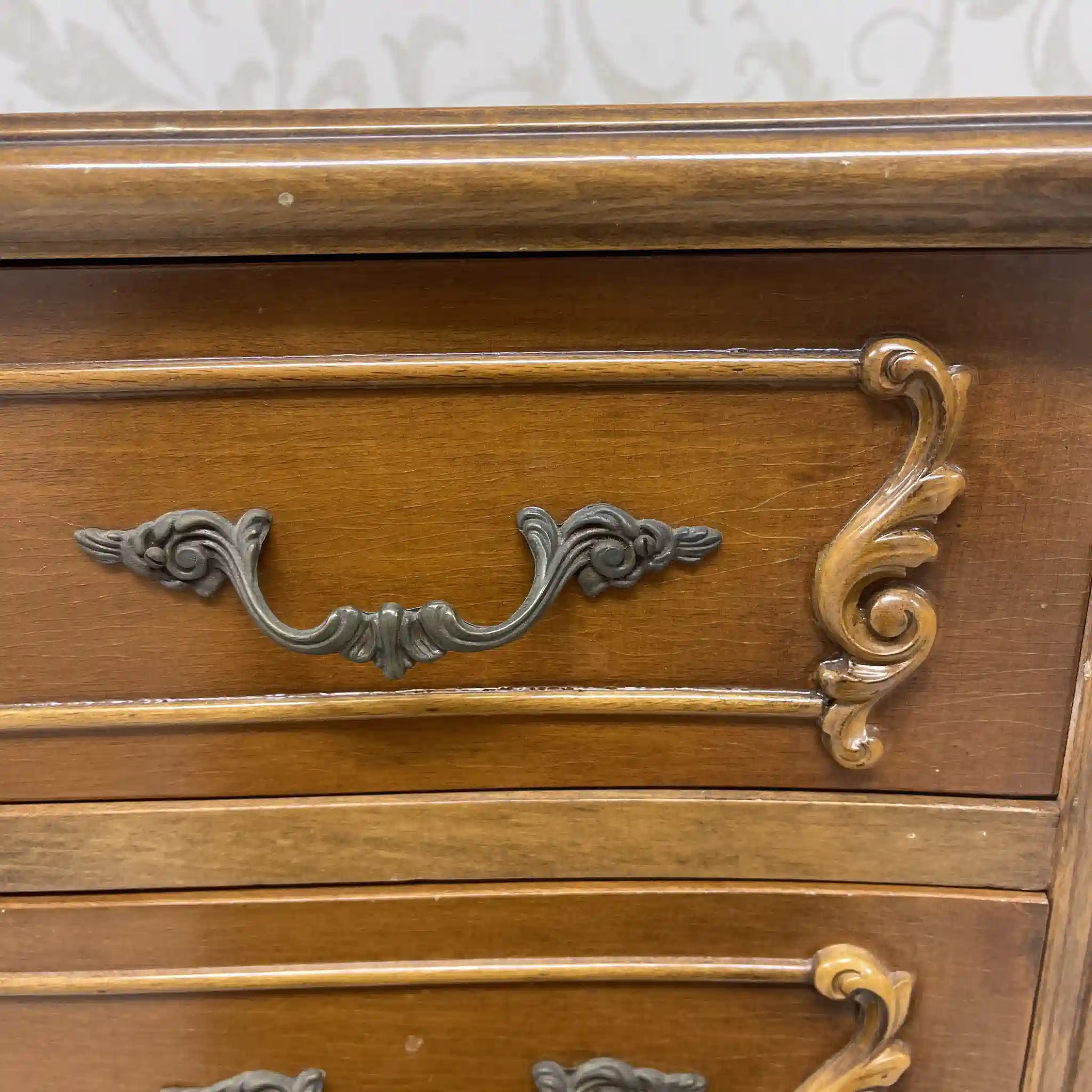 [Vintage] Chest / 20th century / Beech wood / Italy / Cabriole leg, Seminarière (1 week chest)