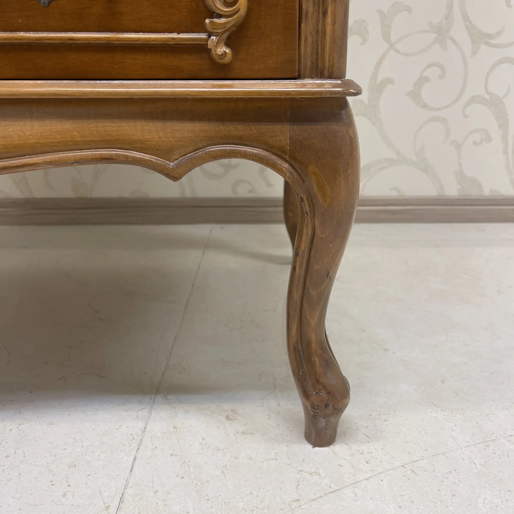 [Vintage] Chest / 20th century / Beech wood / Italy / Cabriole leg, Seminarière (1 week chest)
