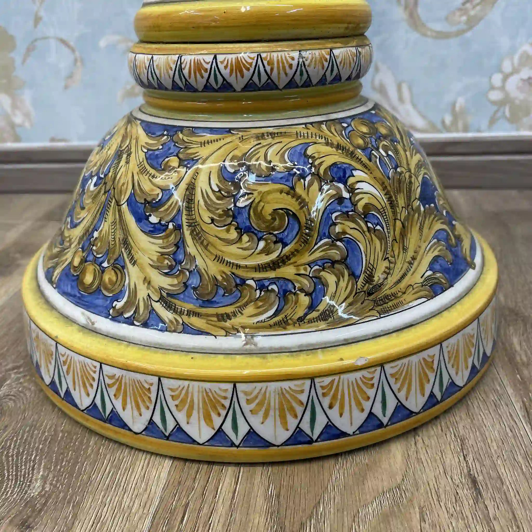 [Vintage] Flower stand / Mallorca ware / Italy / Hand painted, overglaze
