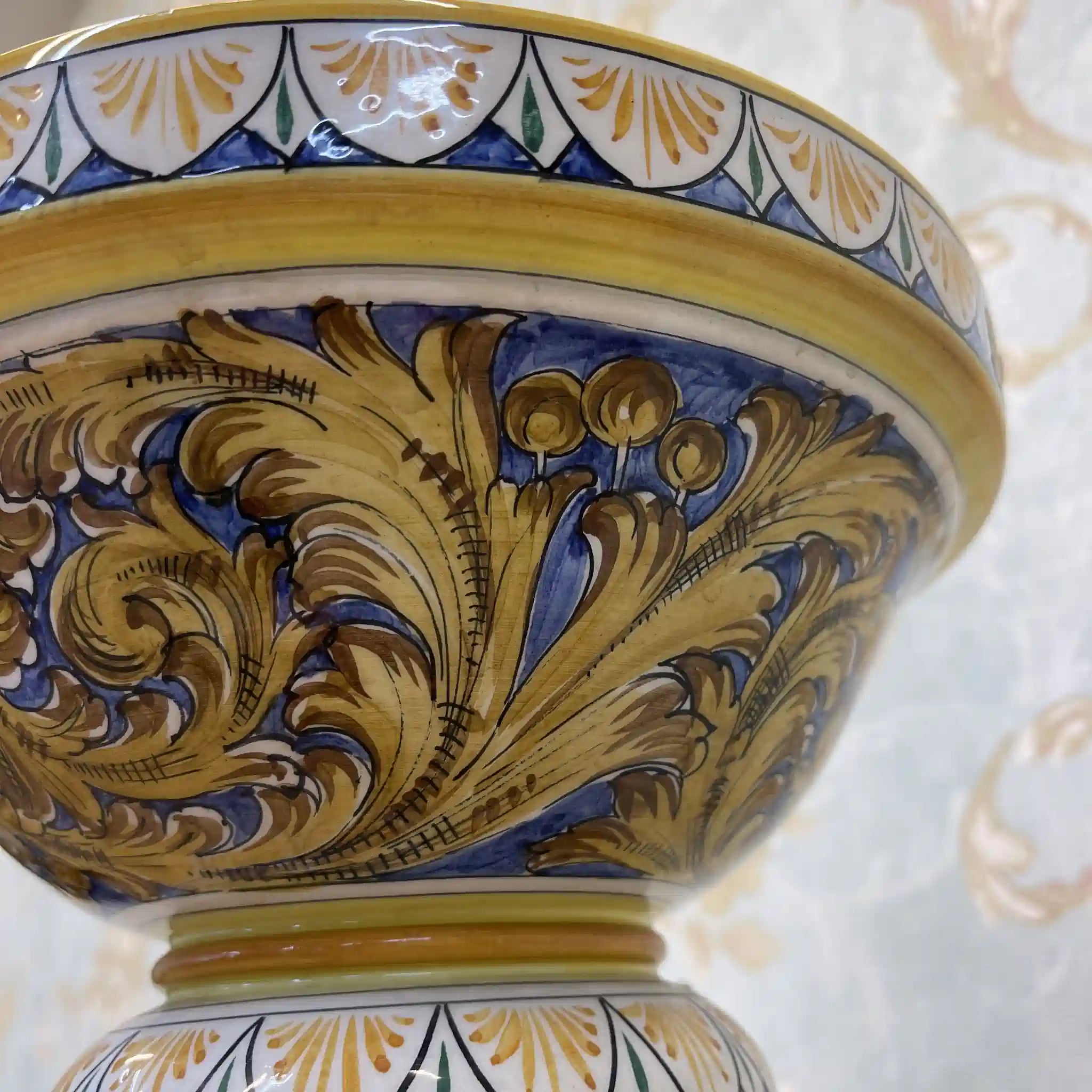 [Vintage] Flower stand / Mallorca ware / Italy / Hand painted, overglaze