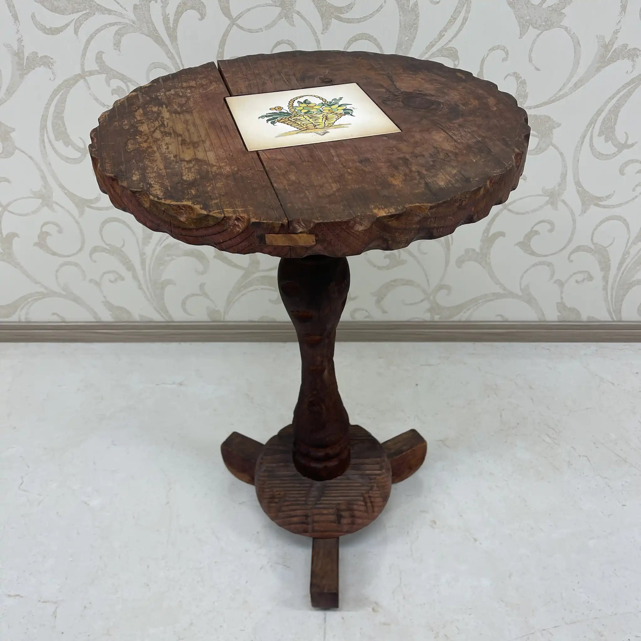 【ビンテージ】 サイドテーブル / 手彫り,ろくろ細工