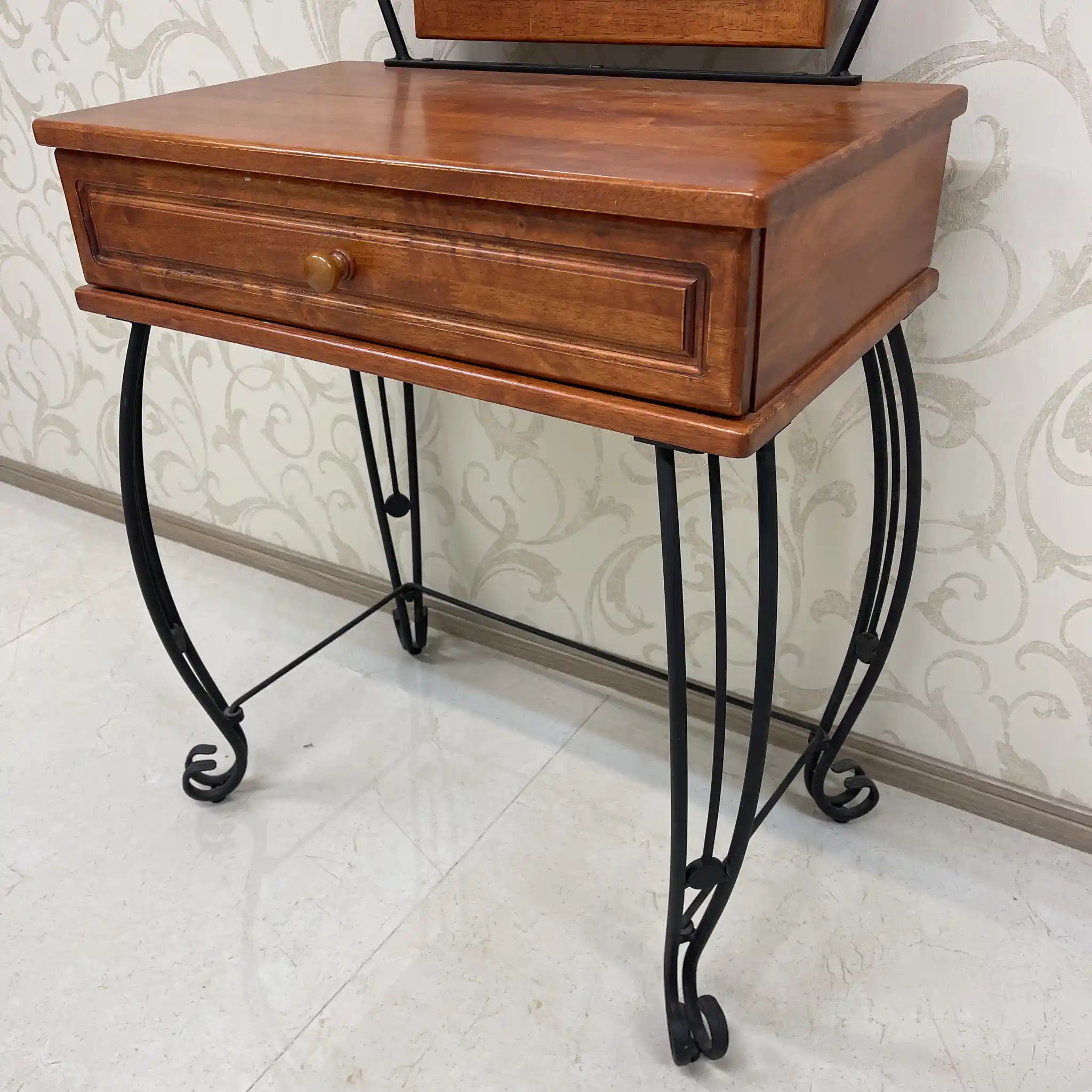 【リユース】 ヨーロッパ調 ロートアイアン ドレッサー / アイアン / 猫脚