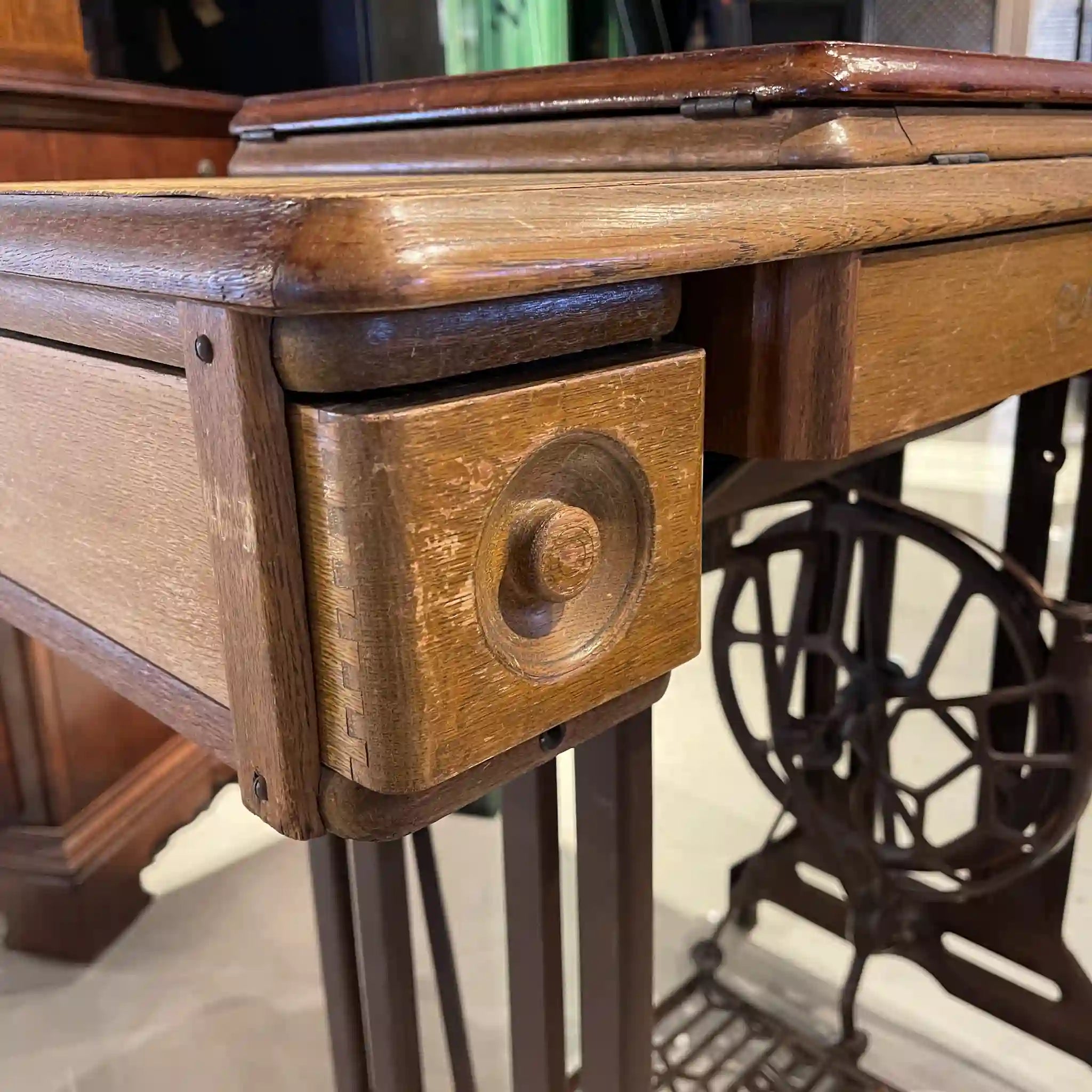 [Vintage] Vintage sewing machine / Brother / Wooden table/cast iron / Japan / Mechanical / Storage possible