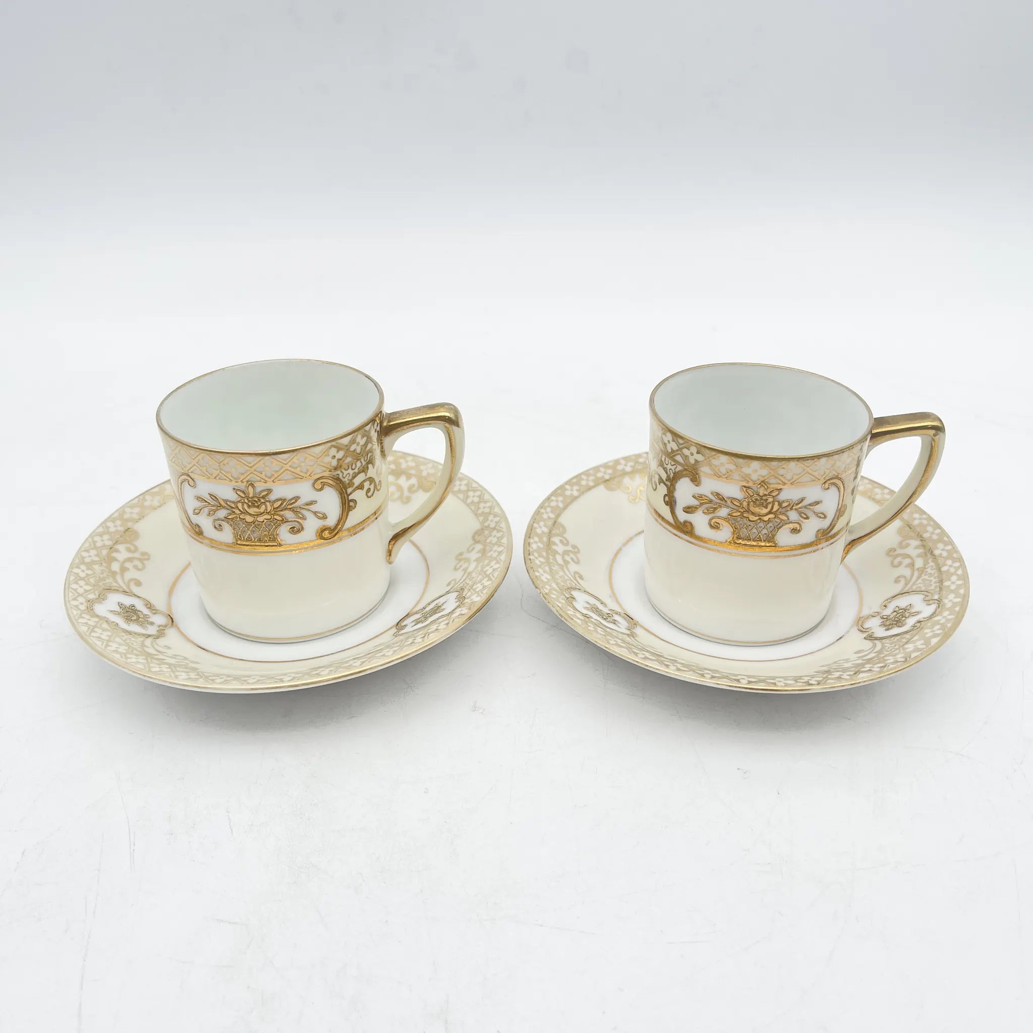 Noritake（ノリタケ） / デミタスカップ&ソーサー2P / 1920s- / 磁器 / 日本 / 金彩花籠紋,薔薇窓絵,盛金エッチング風 / [アンティーク]