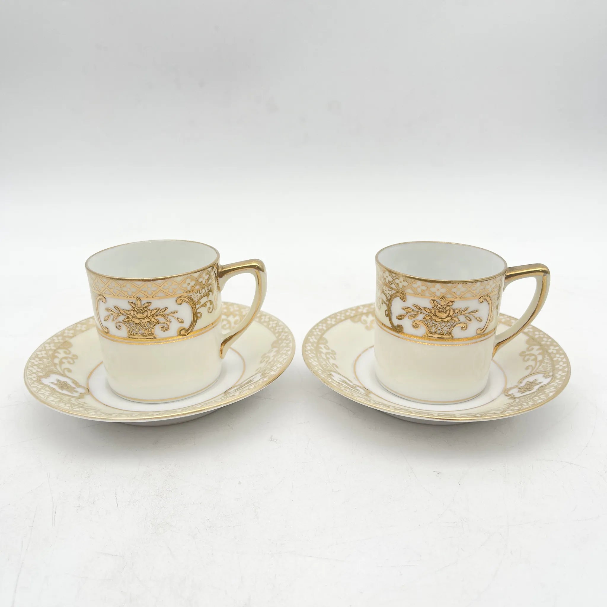 Noritake（ノリタケ） / デミタスカップ&ソーサー2P / 1920s- / 磁器 / 日本 / 金彩花籠紋,薔薇窓絵,盛金エッチング風 / [アンティーク]