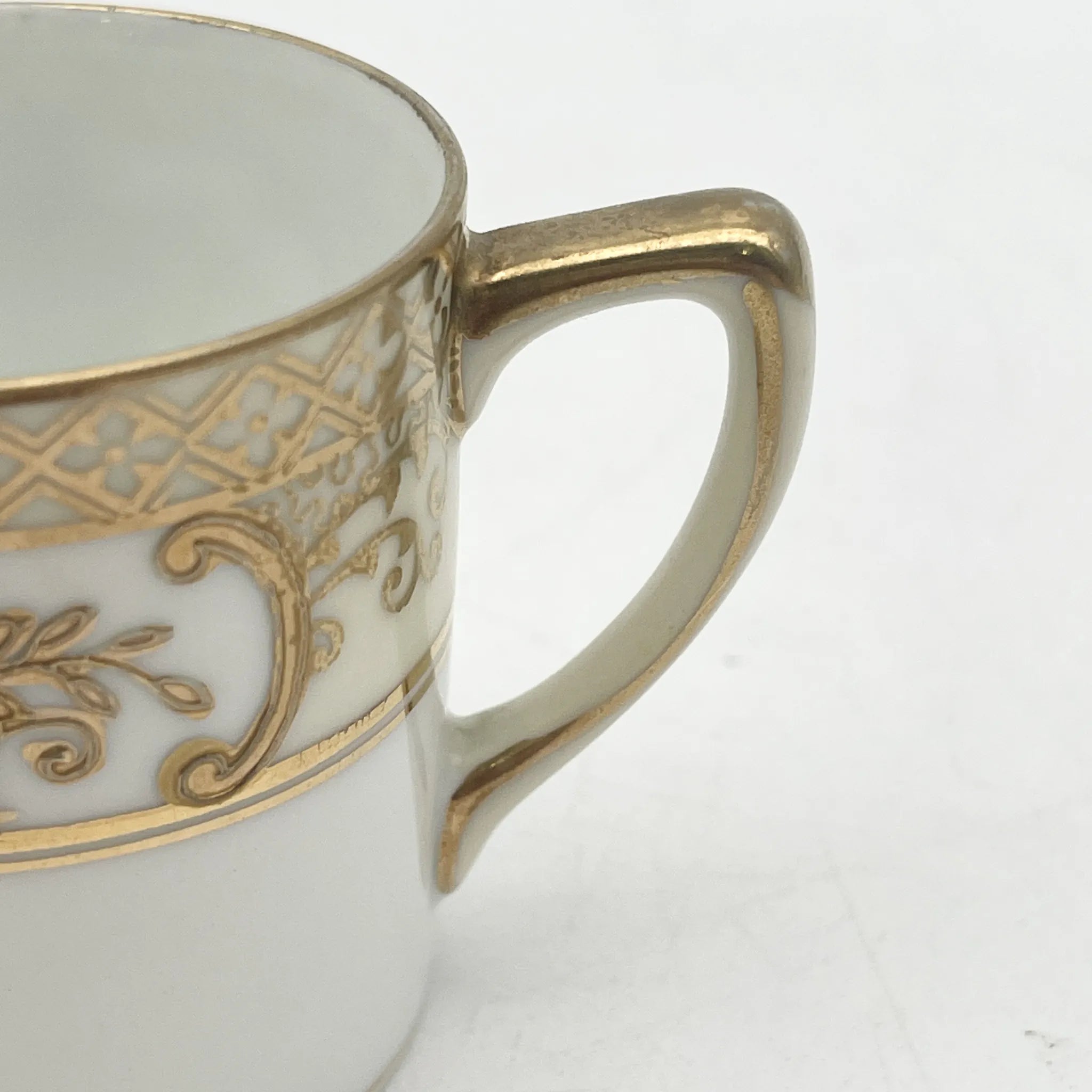 Noritake（ノリタケ） / デミタスカップ&ソーサー2P / 1920s- / 磁器 / 日本 / 金彩花籠紋,薔薇窓絵,盛金エッチング風 / [アンティーク]