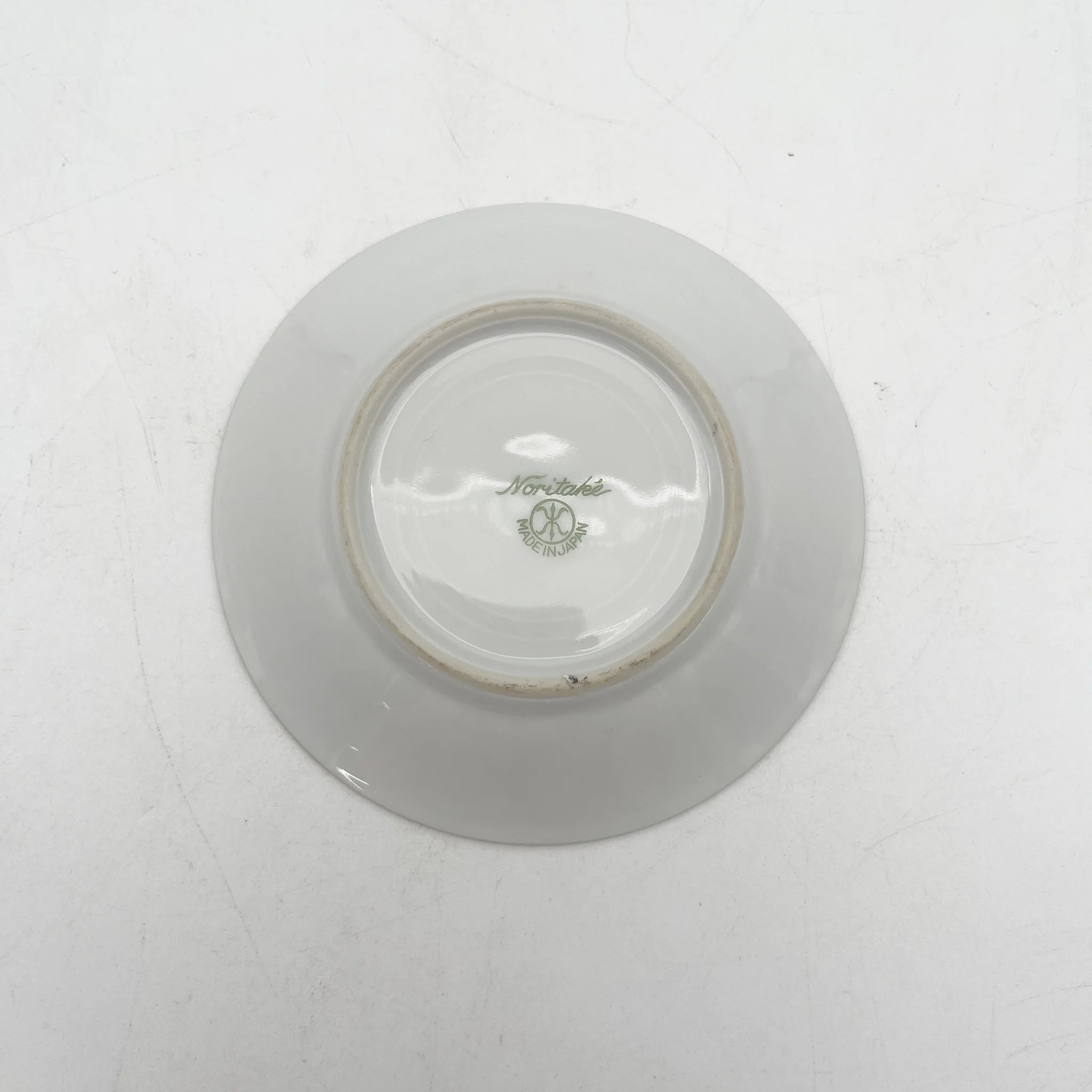 Noritake（ノリタケ） / デミタスカップ&ソーサー2P / 1920s- / 磁器 / 日本 / 金彩花籠紋,薔薇窓絵,盛金エッチング風 / [アンティーク]