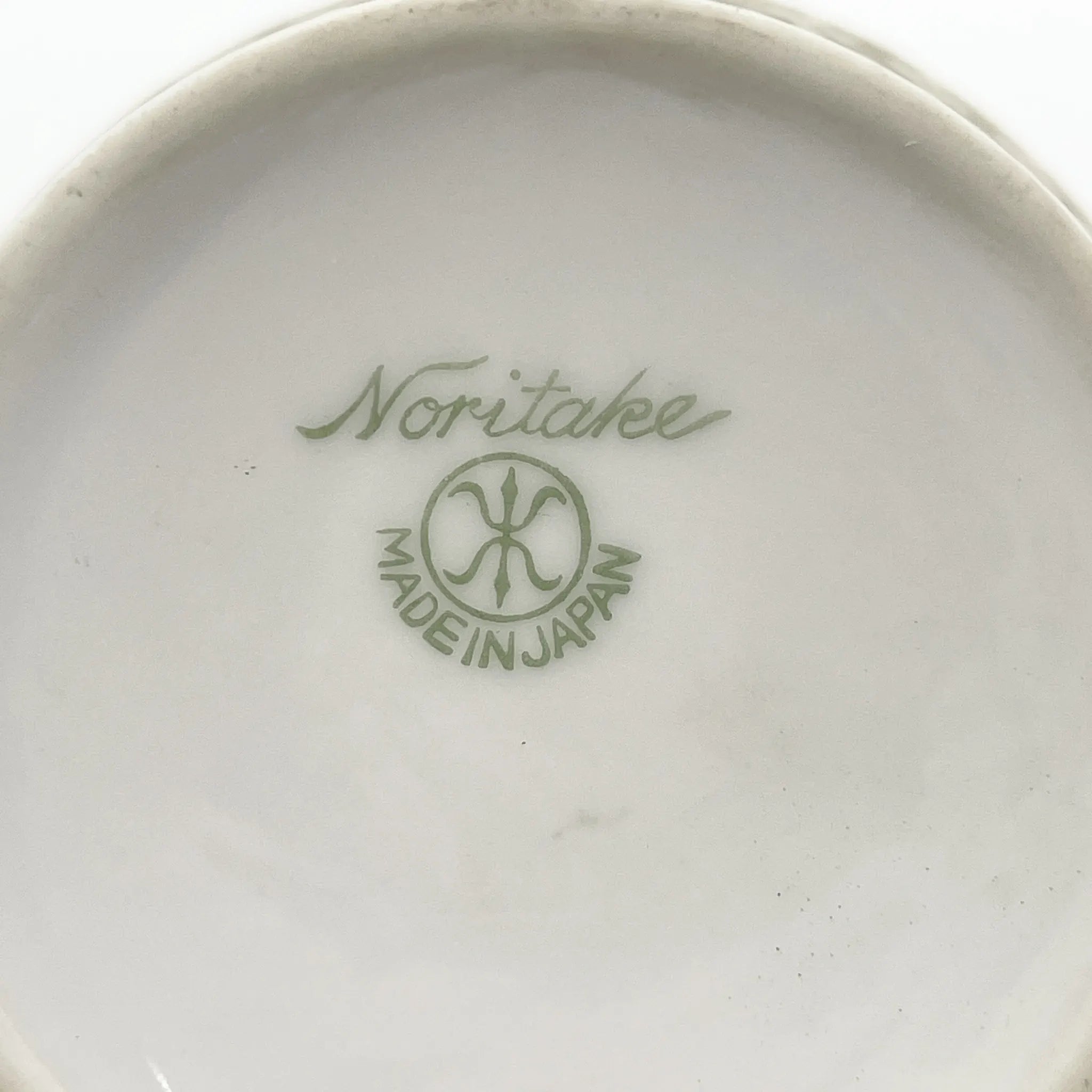 Noritake（ノリタケ） / シュガーボウル / 1920s- / 磁器 / 日本 / 金彩花籠紋,薔薇窓絵,盛金エッチング風 / [アンティーク]