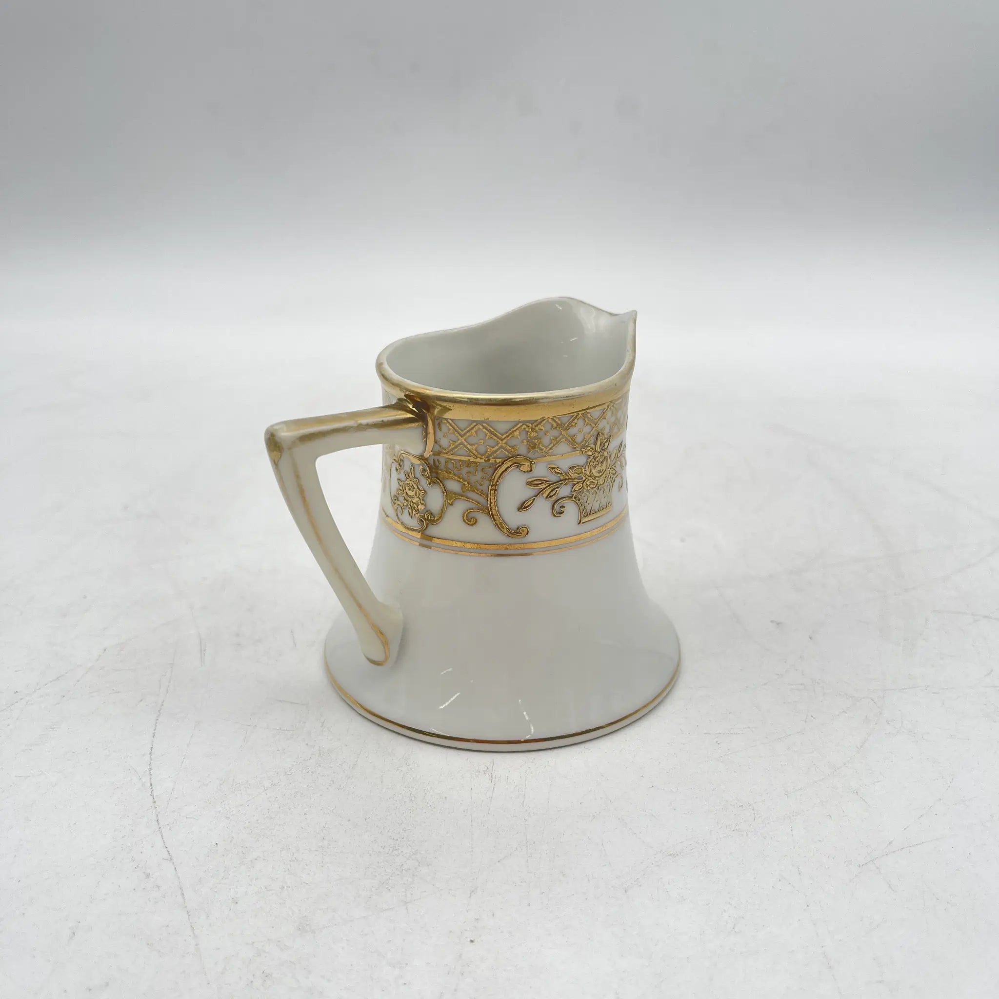 Noritake（ノリタケ） / クリーマー / 1920s- / 磁器 / 日本 / 金彩花籠紋,薔薇窓絵,盛金エッチング風 / [アンティーク]