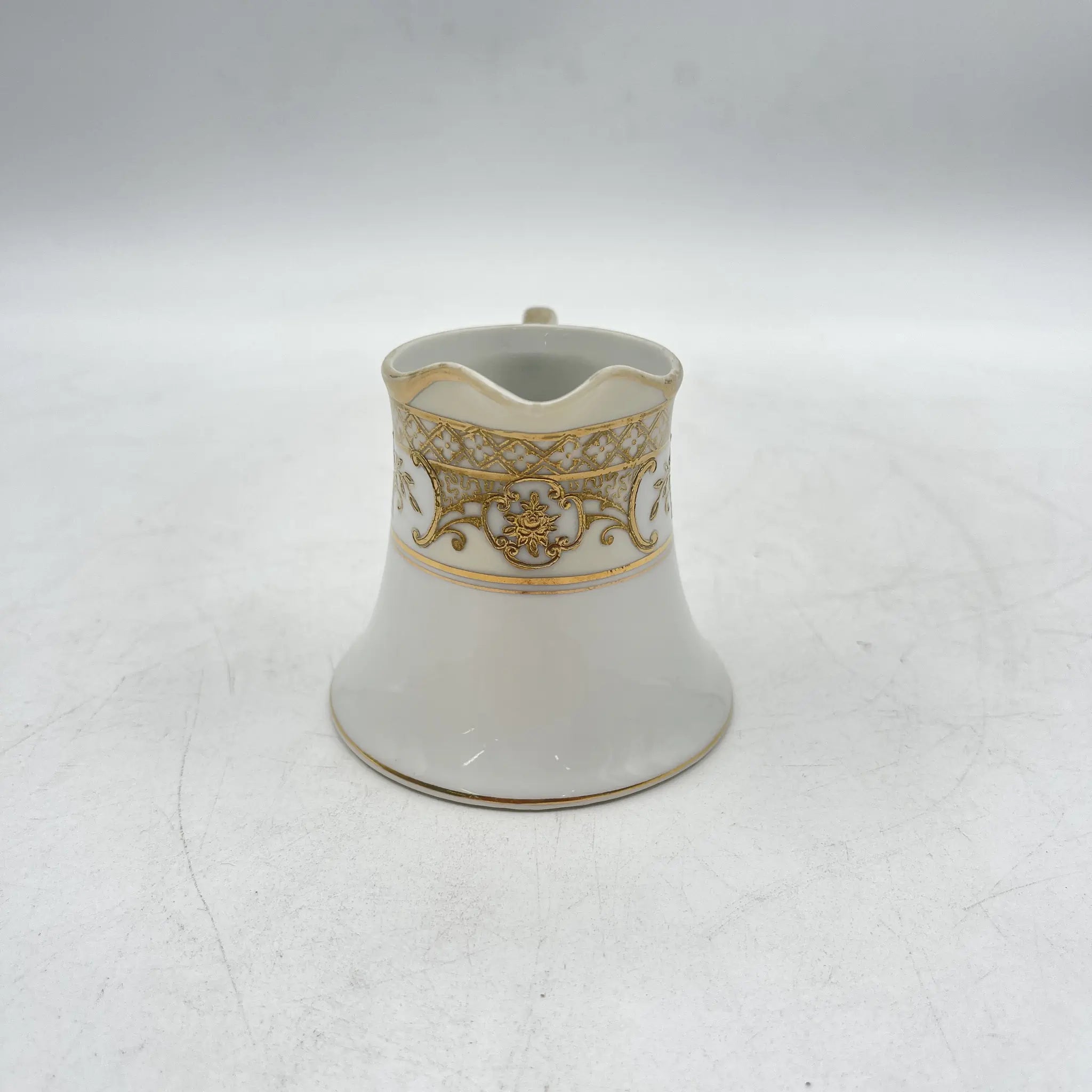 Noritake（ノリタケ） / クリーマー / 1920s- / 磁器 / 日本 / 金彩花籠紋,薔薇窓絵,盛金エッチング風 / [アンティーク]