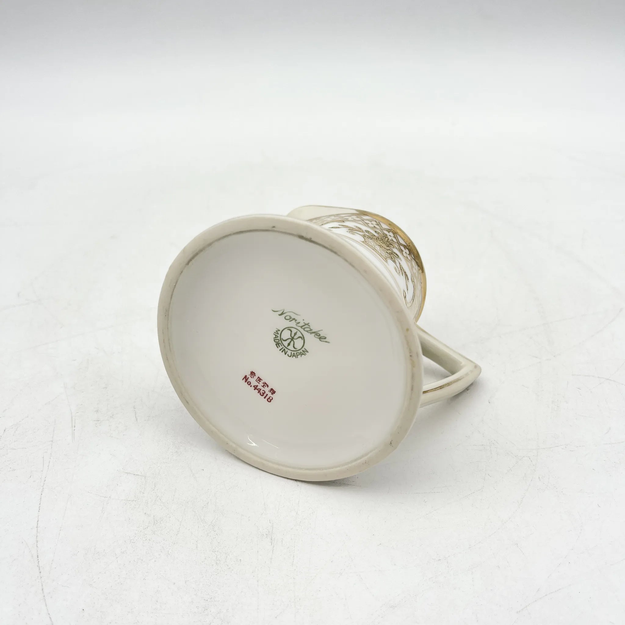 Noritake（ノリタケ） / クリーマー / 1920s- / 磁器 / 日本 / 金彩花籠紋,薔薇窓絵,盛金エッチング風 / [アンティーク]