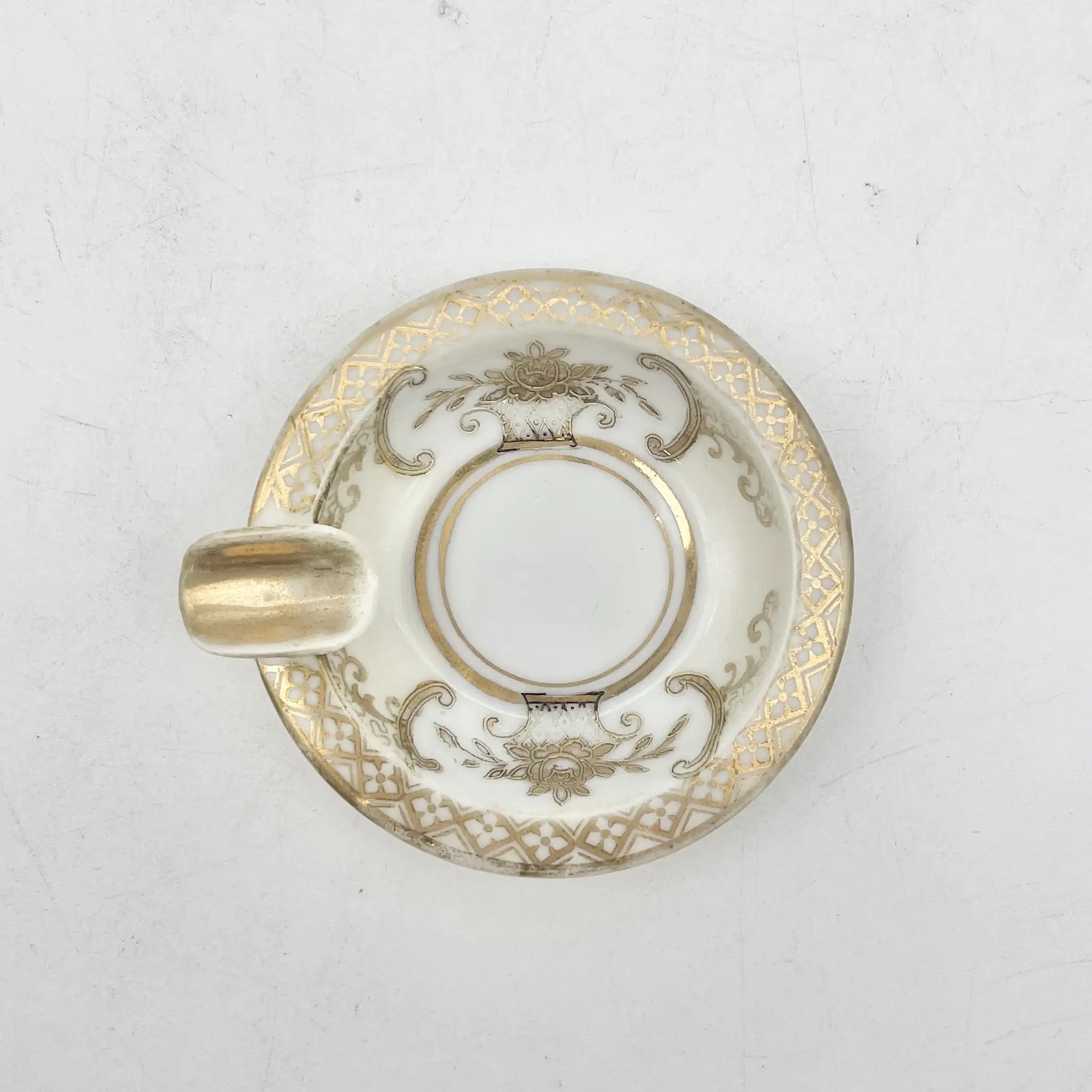 Noritake（ノリタケ） / アッシュトレイ / 1920s- / 磁器 / 日本 / 金彩花籠紋,薔薇窓絵,盛金エッチング風 / [アンティーク]