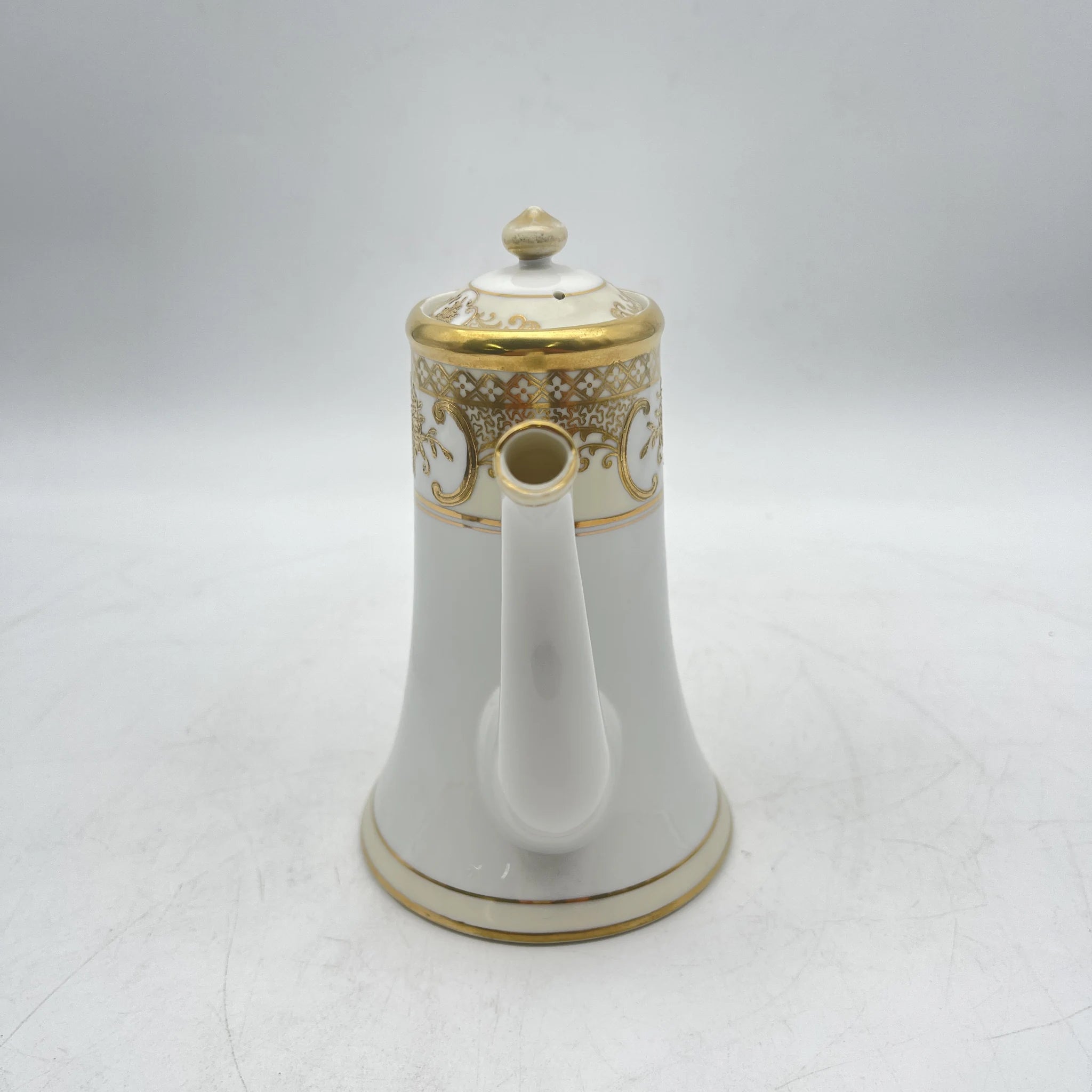 Noritake（ノリタケ） / コーヒーポット / 1920s- / 磁器 / 日本 / 金彩花籠紋,薔薇窓絵,盛金エッチング風 / [アンティーク]