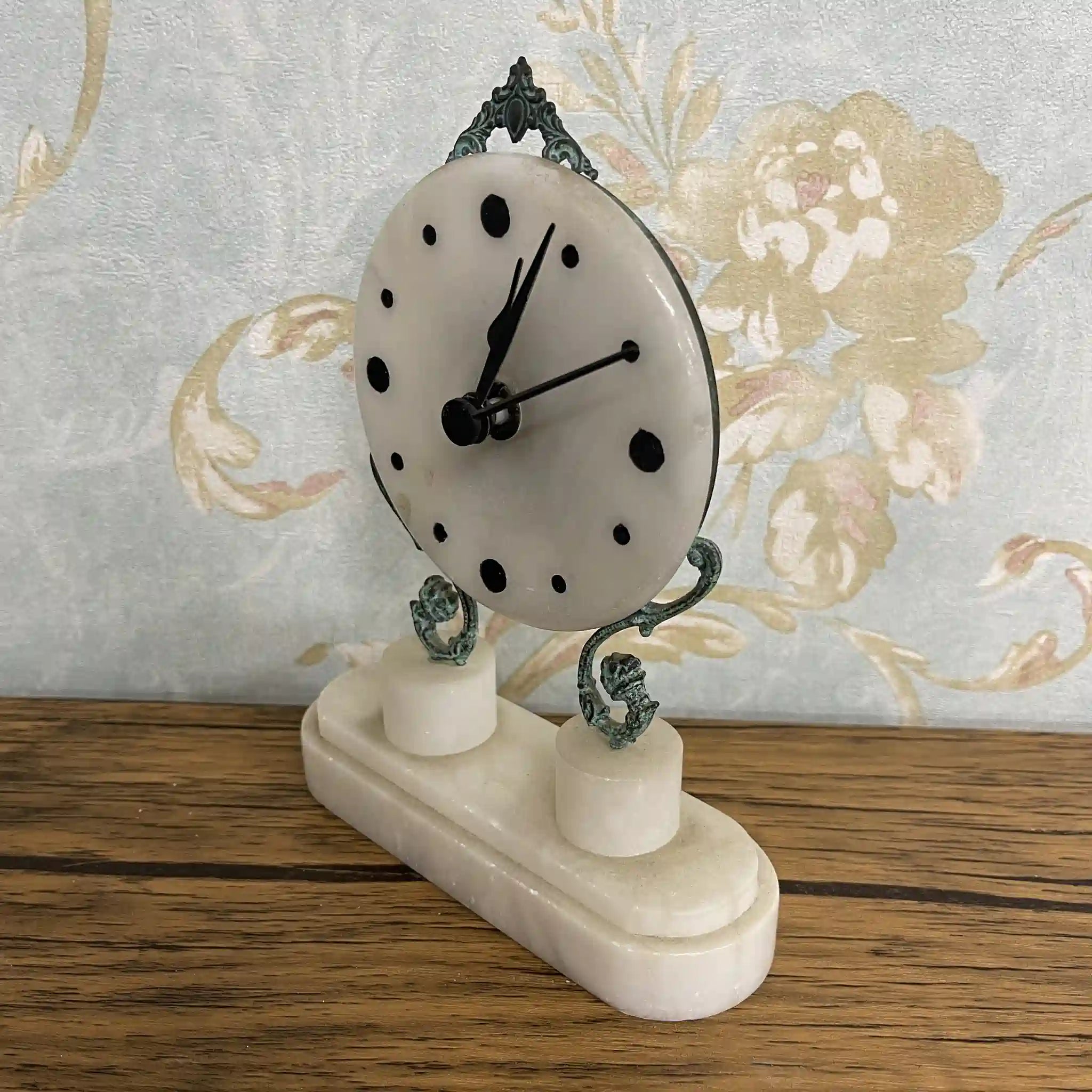 【ビンテージ】 置き時計 / 20世紀前半 (推定) / アラバスター (雪花石膏) / ヨーロッパ / クォーツ式ムーブメントリメイク
