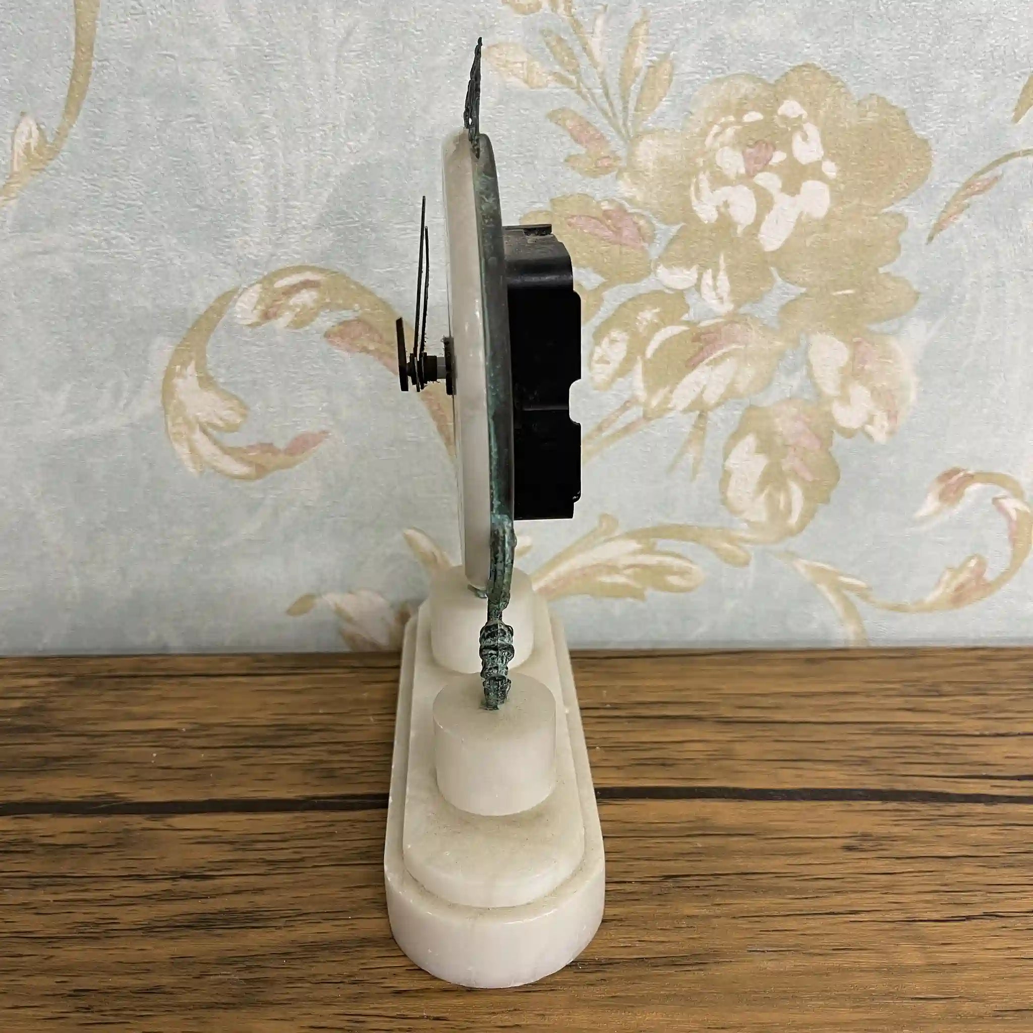 [Vintage] Table clock / First half of the 20th century (estimated) / Alabaster / Europe / Quartz movement remake