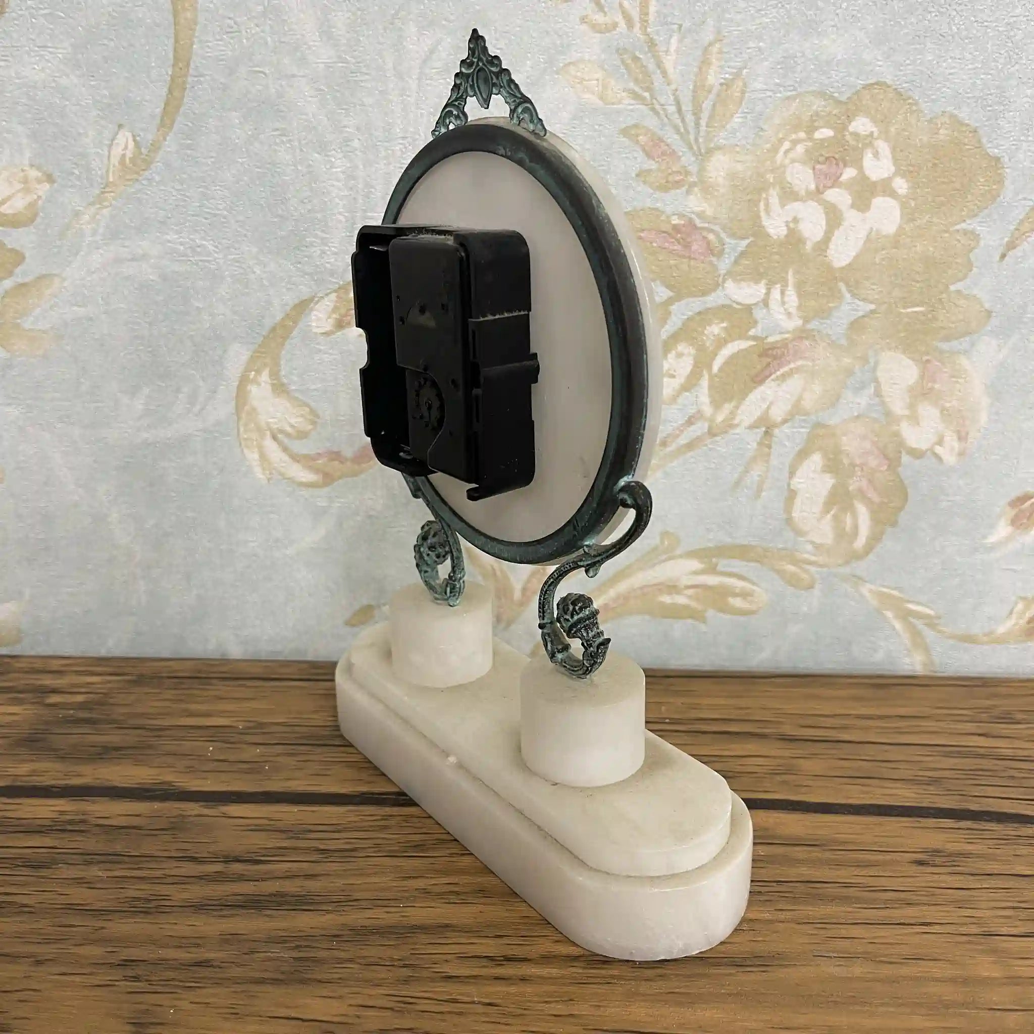 [Vintage] Table clock / First half of the 20th century (estimated) / Alabaster / Europe / Quartz movement remake